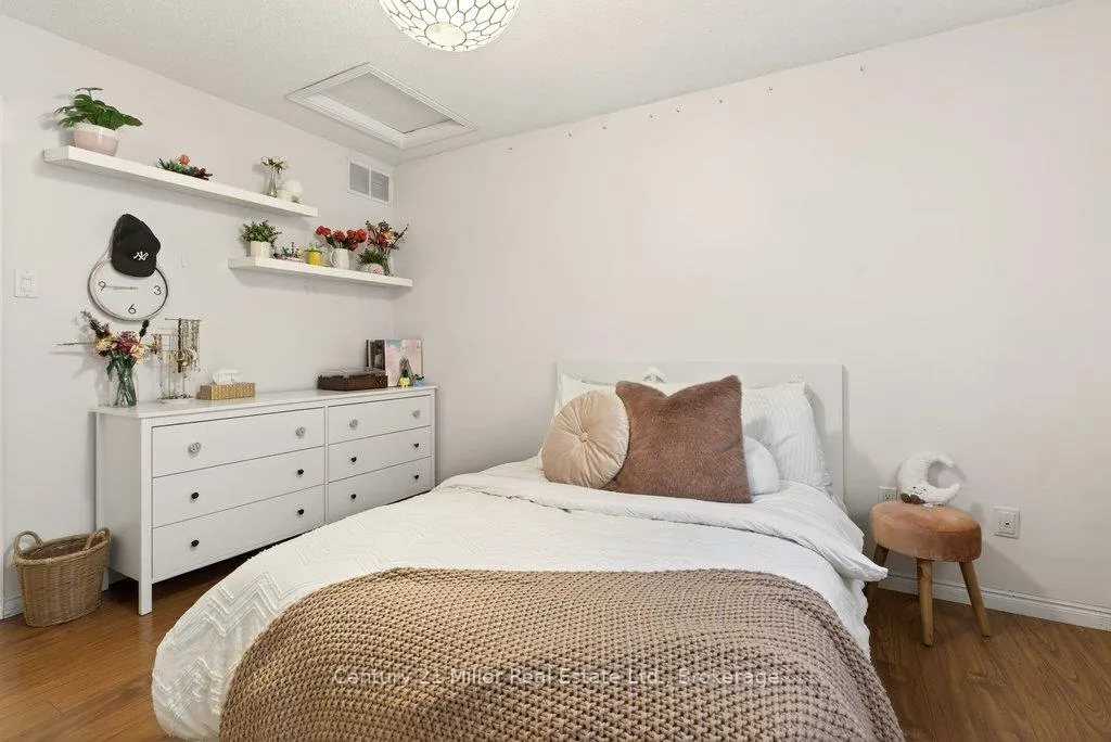 Photo 31 of 134 Sirente Drive, Hamilton, Crerar — HOMEH