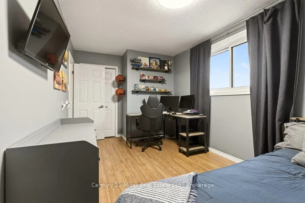 Photo 32 of 134 Sirente Drive, Hamilton, Crerar — HOMEH