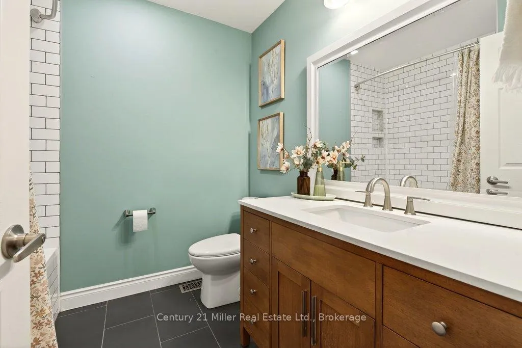Photo 33 of 134 Sirente Drive, Hamilton, Crerar — HOMEH
