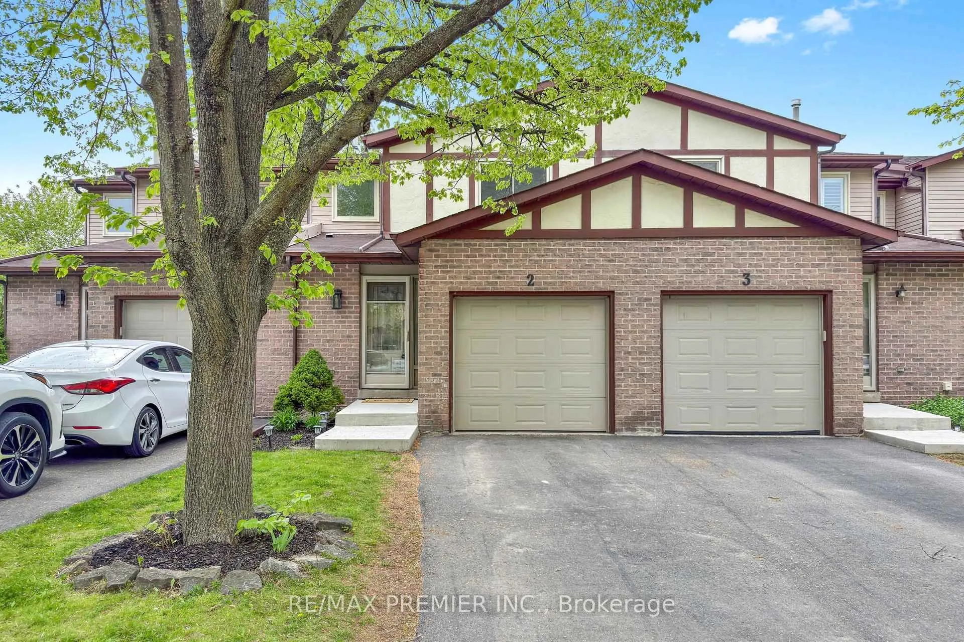 Photo 2 of Unit 2, 1232 Guelph Line, Burlington, Mountainside — HOMEH