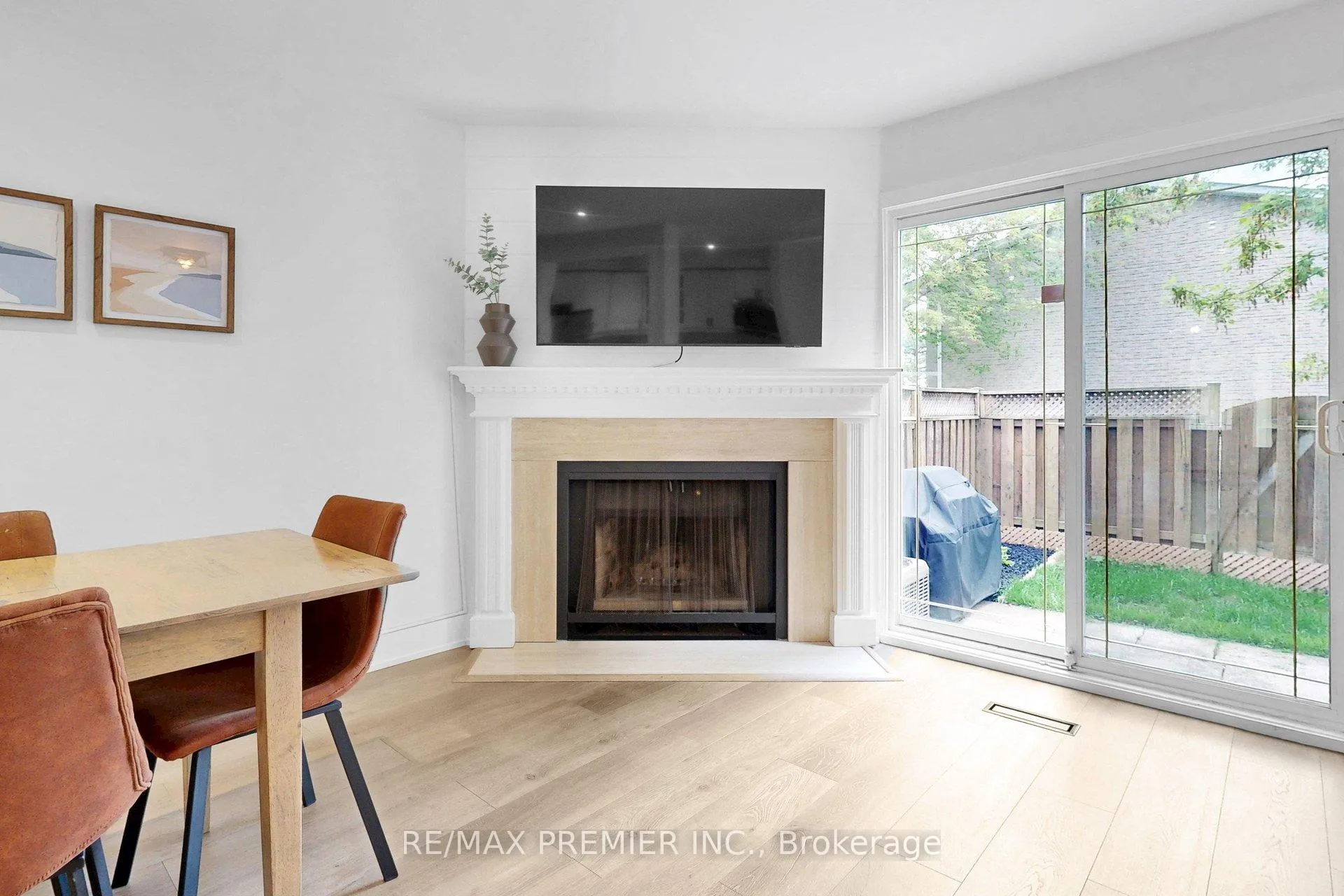 Photo 8 of Unit 2, 1232 Guelph Line, Burlington, Mountainside — HOMEH