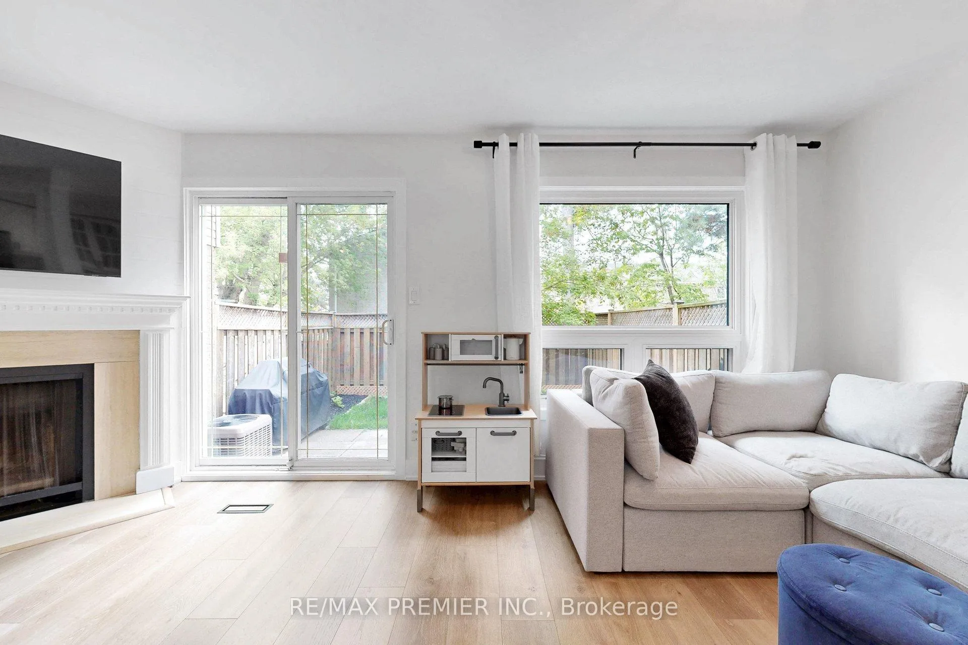 Photo 11 of Unit 2, 1232 Guelph Line, Burlington, Mountainside — HOMEH