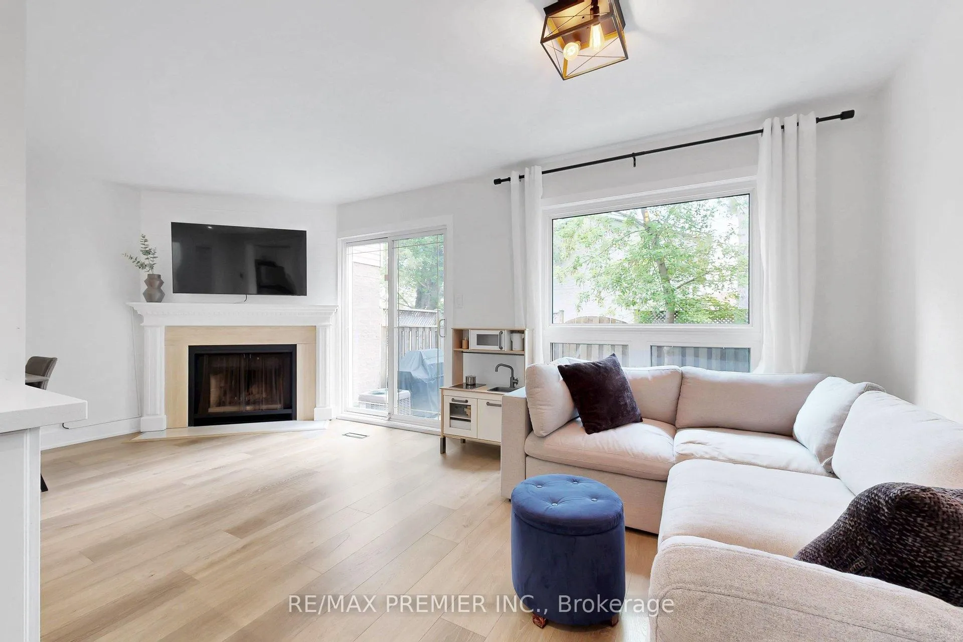 Photo 13 of Unit 2, 1232 Guelph Line, Burlington, Mountainside — HOMEH