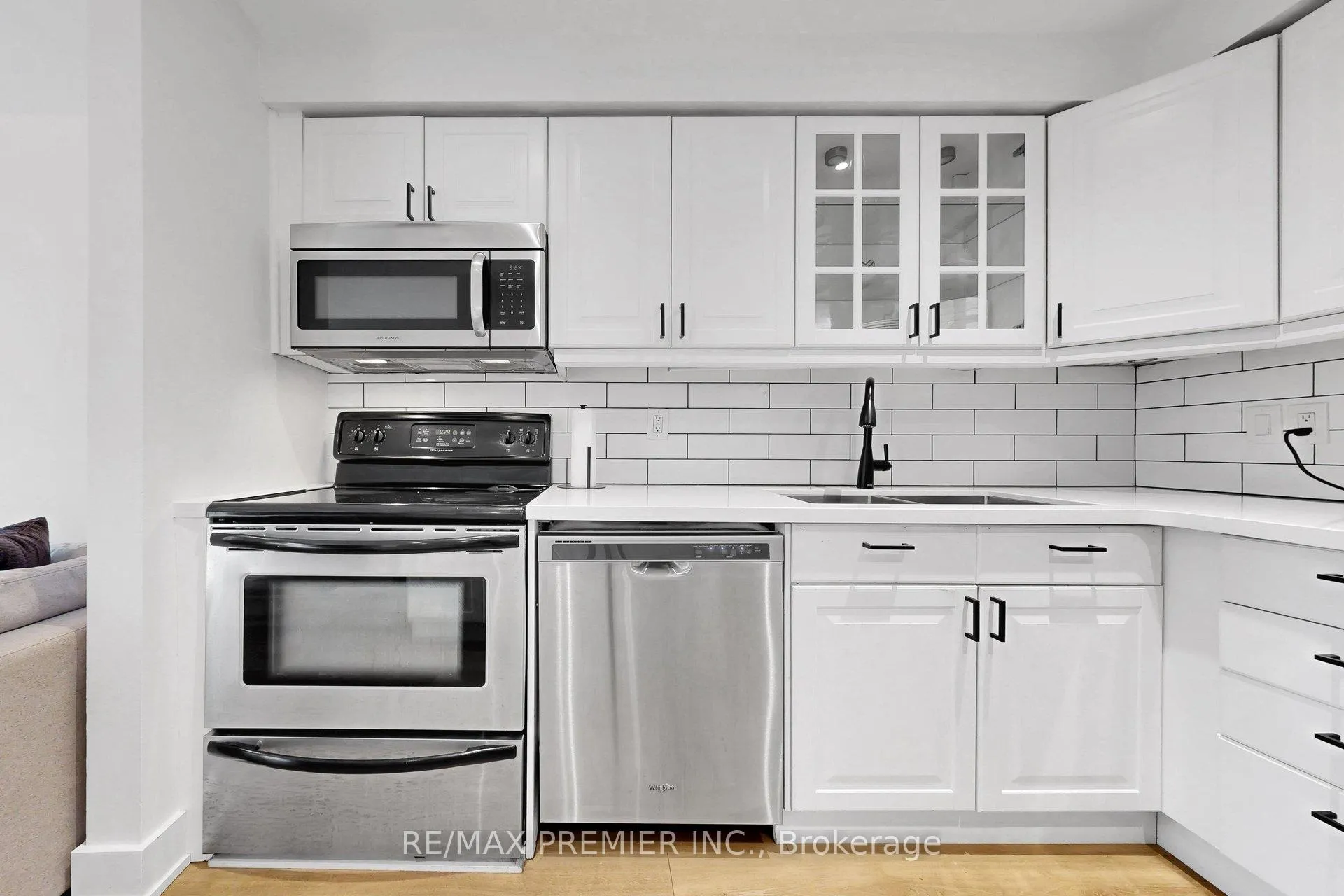 Photo 15 of Unit 2, 1232 Guelph Line, Burlington, Mountainside — HOMEH