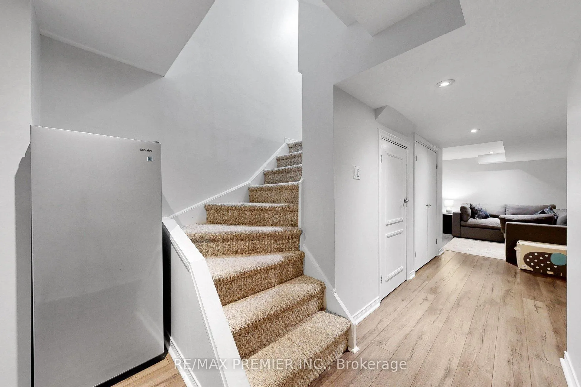 Photo 28 of Unit 2, 1232 Guelph Line, Burlington, Mountainside — HOMEH