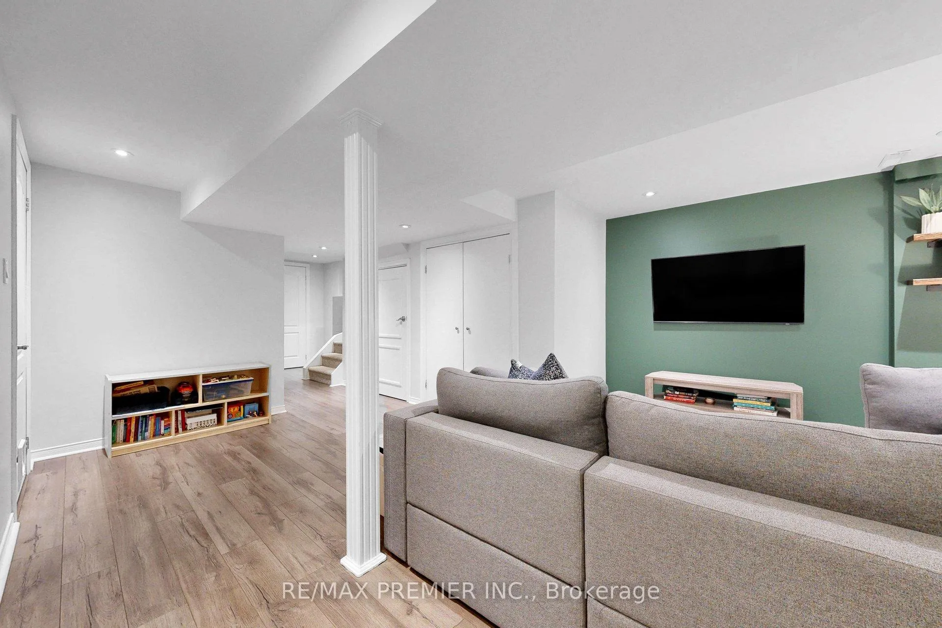 Photo 34 of Unit 2, 1232 Guelph Line, Burlington, Mountainside — HOMEH