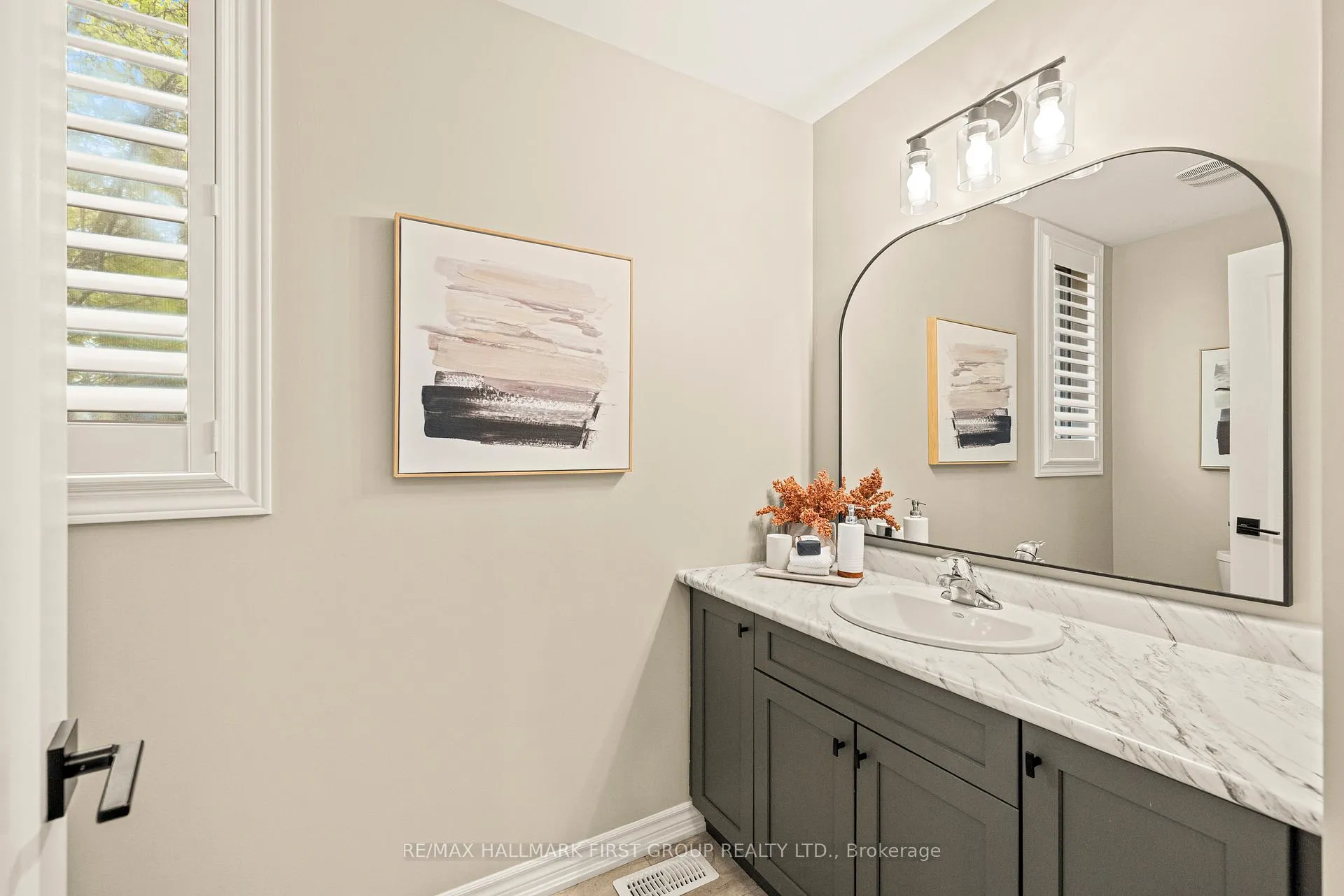 Photo 21 of 85 Harry Gay Drive, Clarington, Courtice — HOMEH