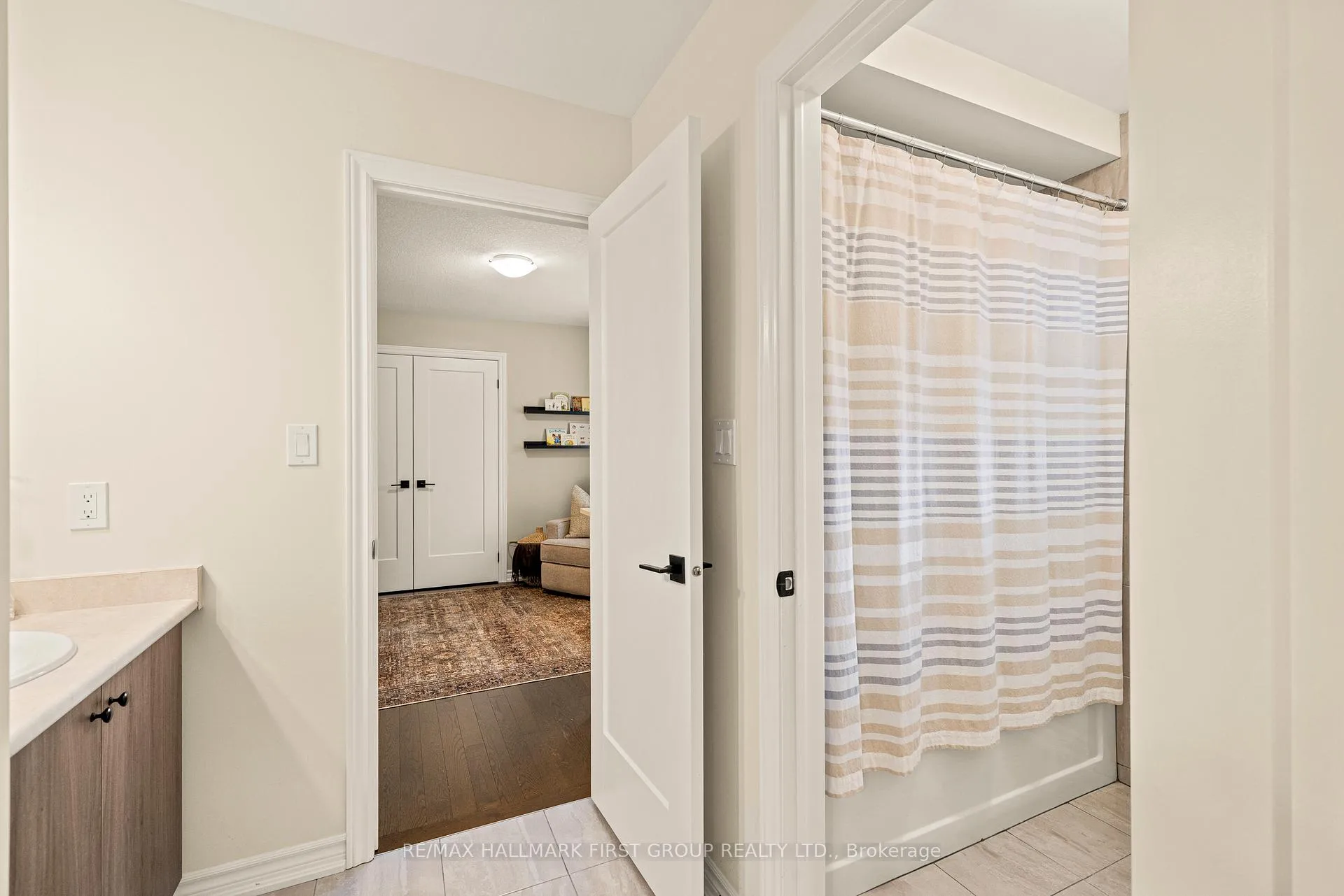 Photo 36 of 85 Harry Gay Drive, Clarington, Courtice — HOMEH