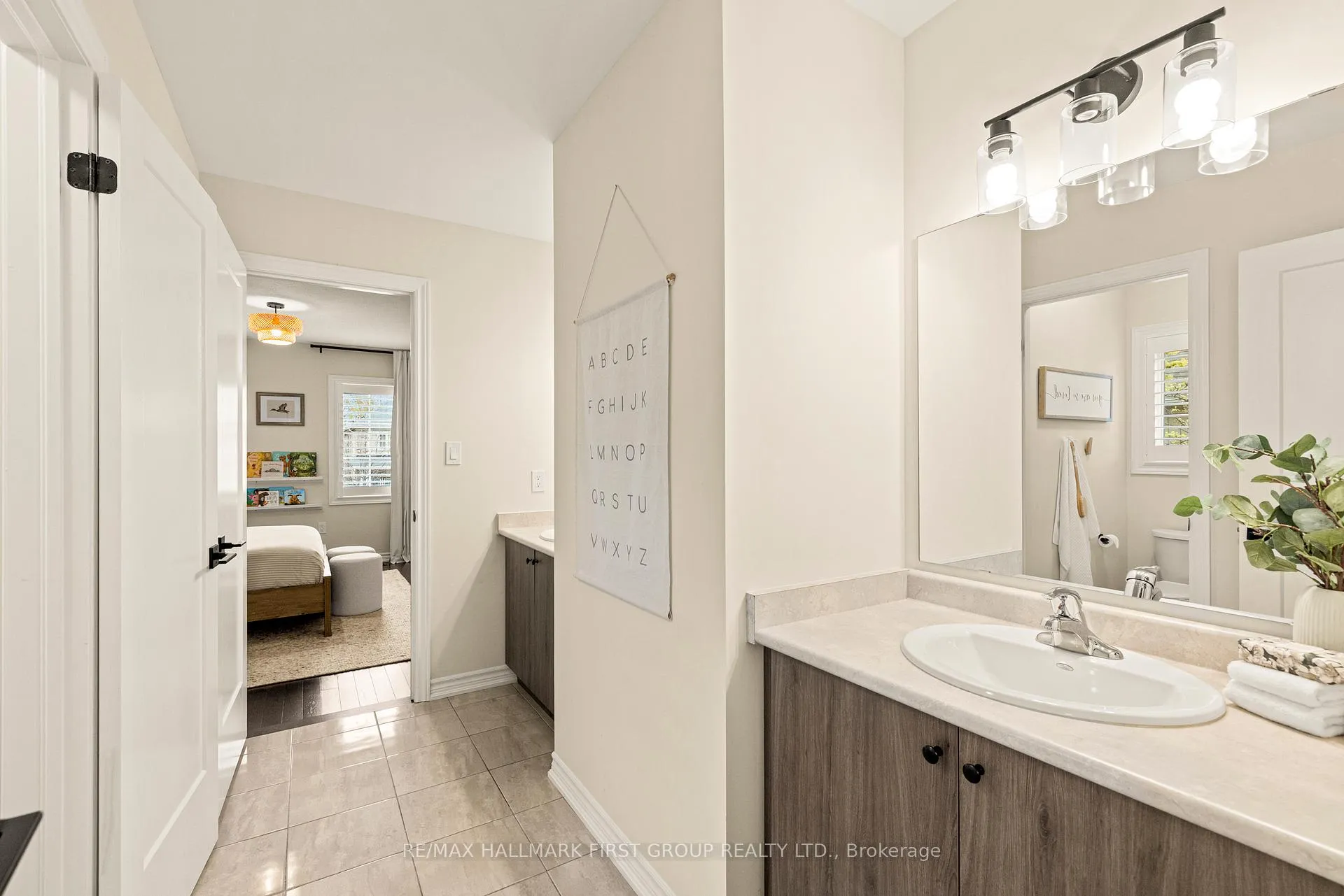 Photo 37 of 85 Harry Gay Drive, Clarington, Courtice — HOMEH