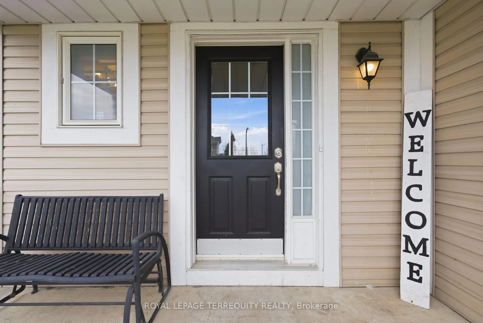 Photo 4 of 69 Hammond Street, Clarington, Bowmanville — HOMEH