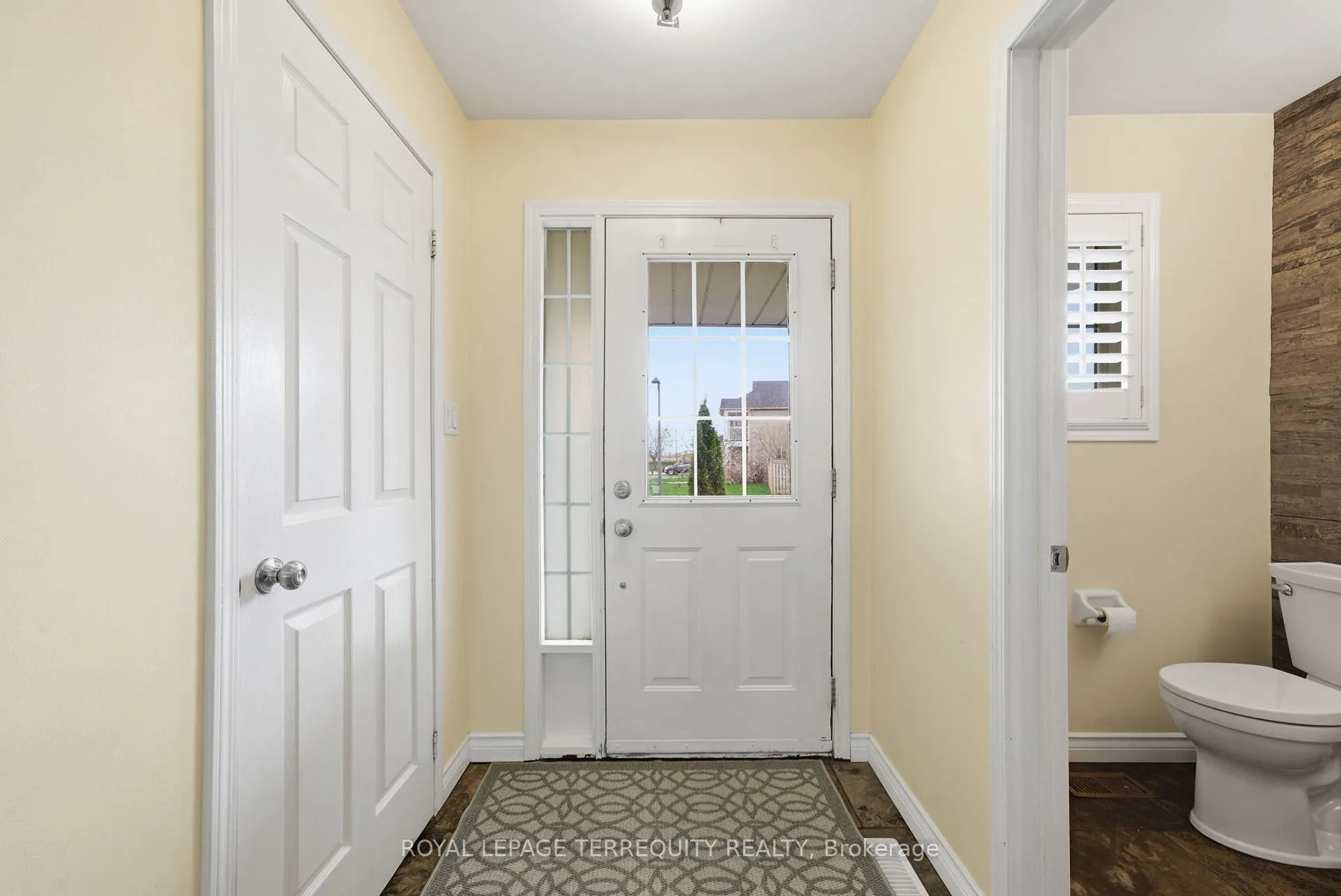 Photo 5 of 69 Hammond Street, Clarington, Bowmanville — HOMEH