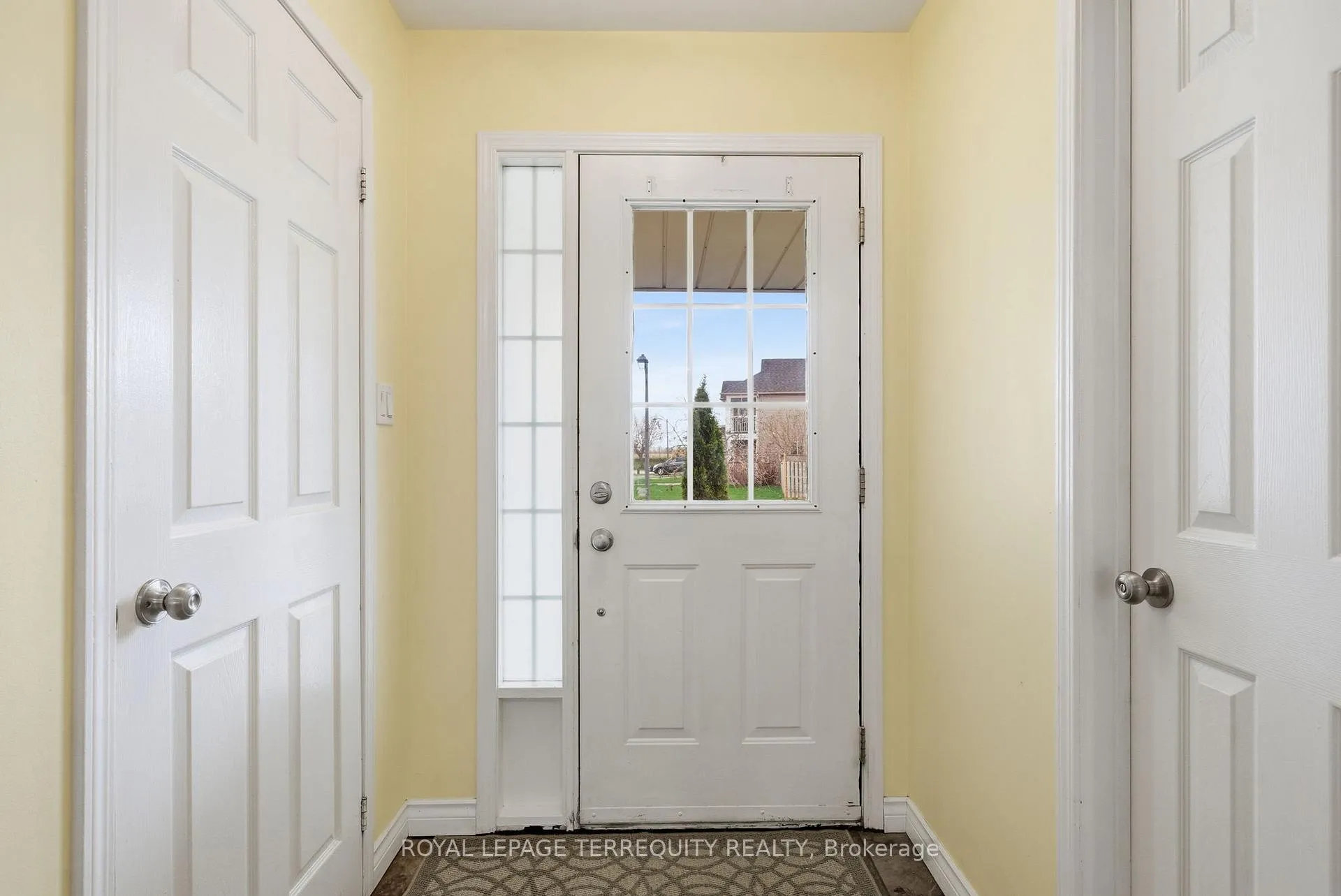 Photo 6 of 69 Hammond Street, Clarington, Bowmanville — HOMEH