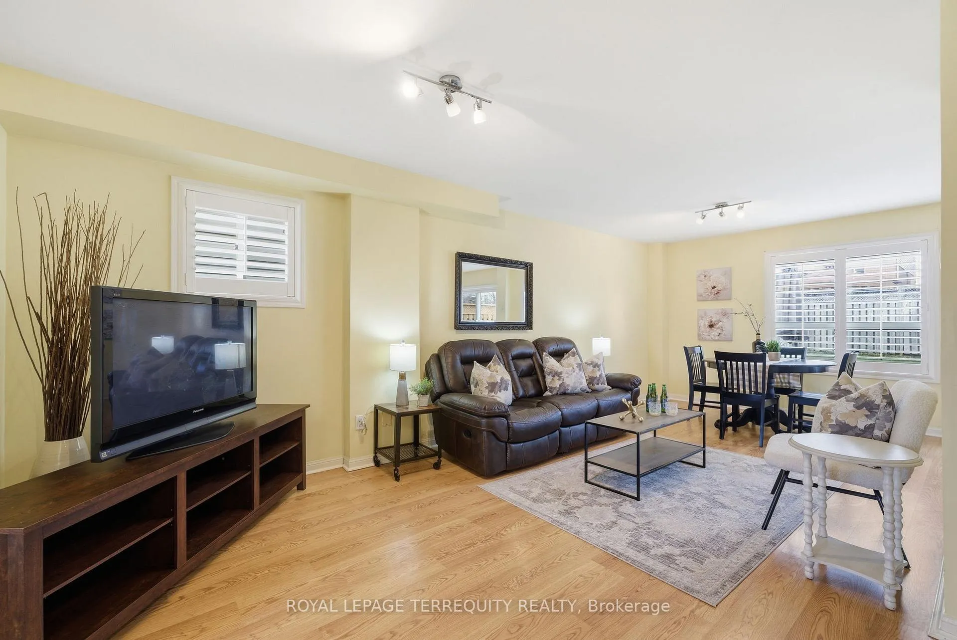 Photo 9 of 69 Hammond Street, Clarington, Bowmanville — HOMEH