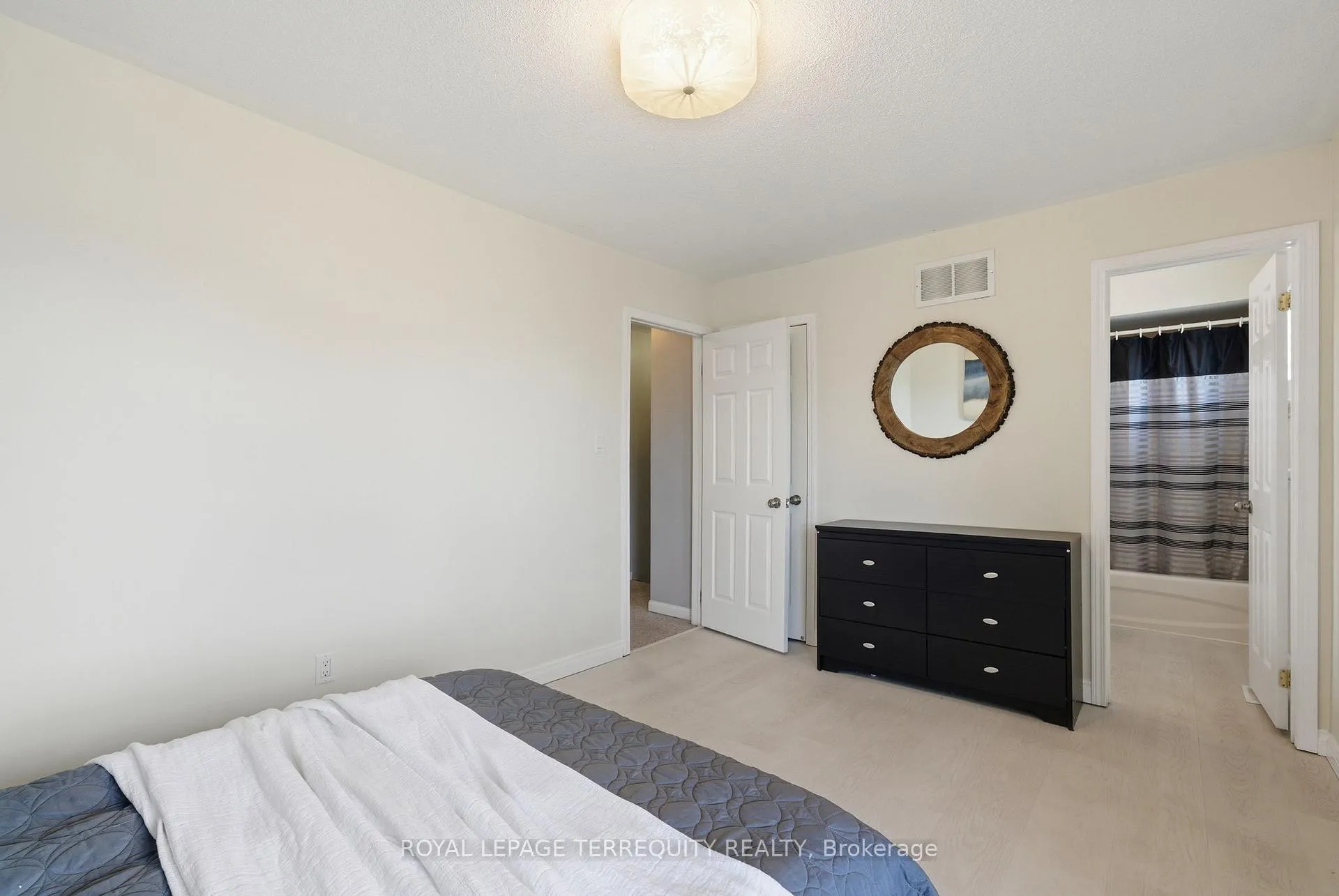 Photo 22 of 69 Hammond Street, Clarington, Bowmanville — HOMEH