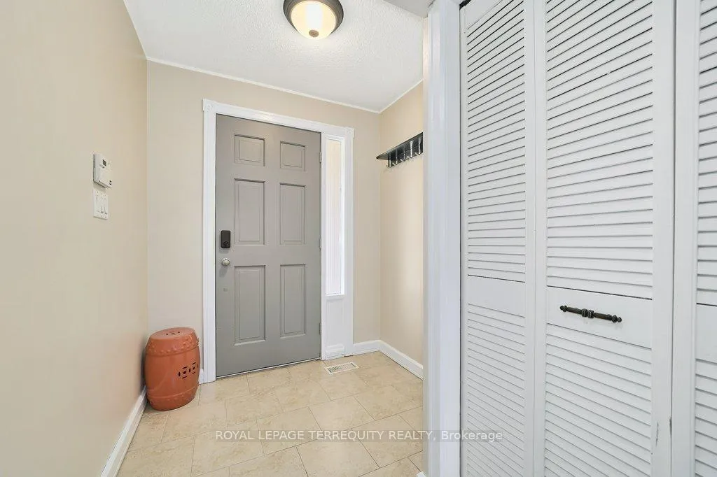 Photo 2 of 798 Greenbriar Drive, Oshawa, Eastdale — HOMEH