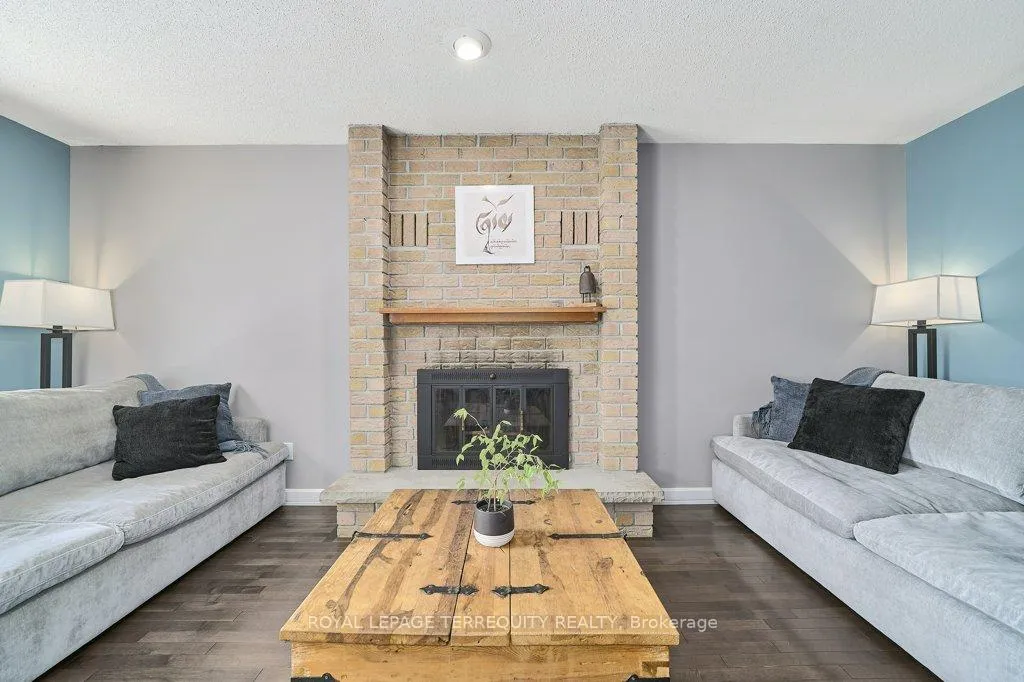 Photo 5 of 798 Greenbriar Drive, Oshawa, Eastdale — HOMEH