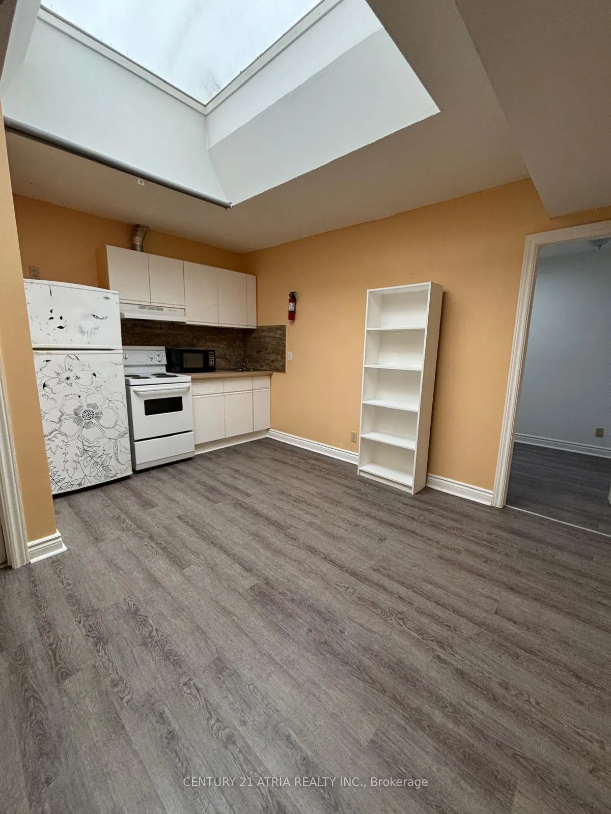 Photo 1 of Unit Apt 2, 2828 Danforth Avenue, Toronto, East End-Danforth — HOMEH