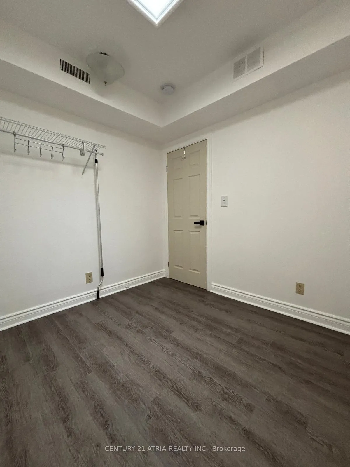 Photo 3 of Unit Apt 2, 2828 Danforth Avenue, Toronto, East End-Danforth — HOMEH