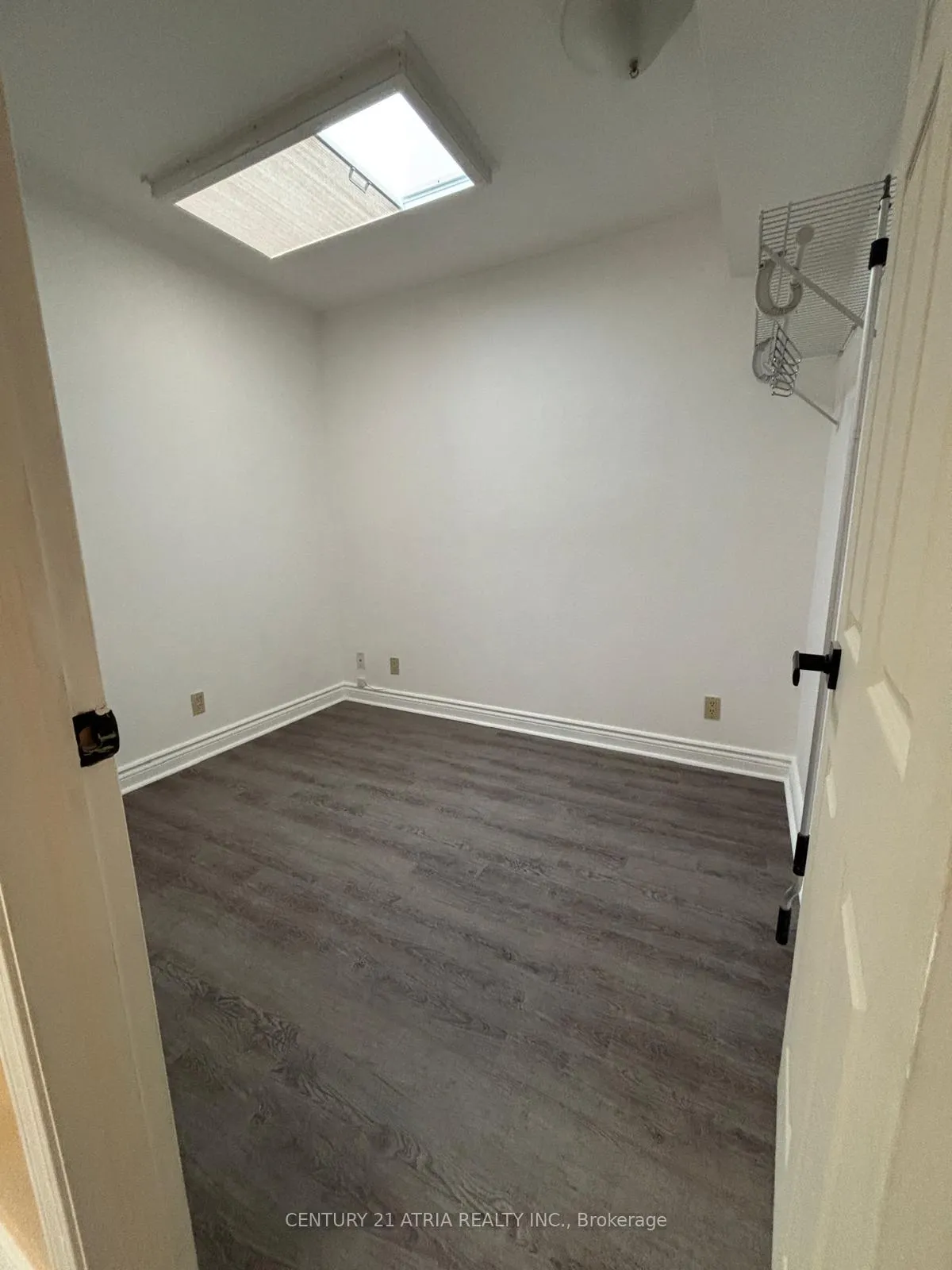 Photo 4 of Unit Apt 2, 2828 Danforth Avenue, Toronto, East End-Danforth — HOMEH