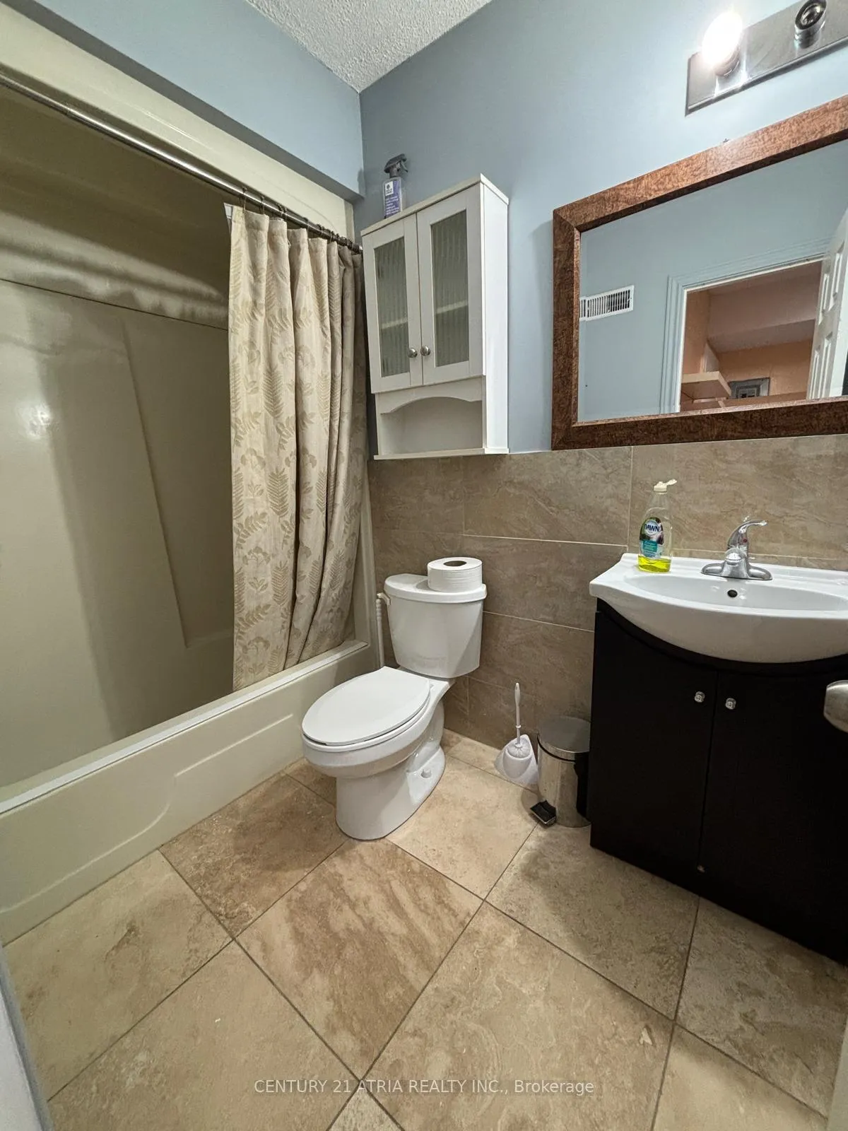Photo 5 of Unit Apt 2, 2828 Danforth Avenue, Toronto, East End-Danforth — HOMEH