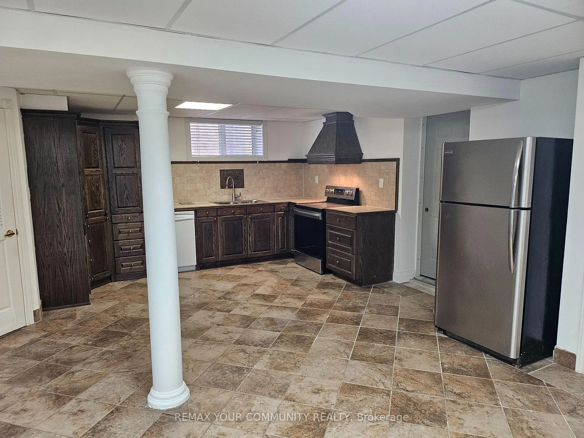 Photo 2 of Unit Basement, 14 Sequoia Road, Vaughan, Sonoma Heights — HOMEH