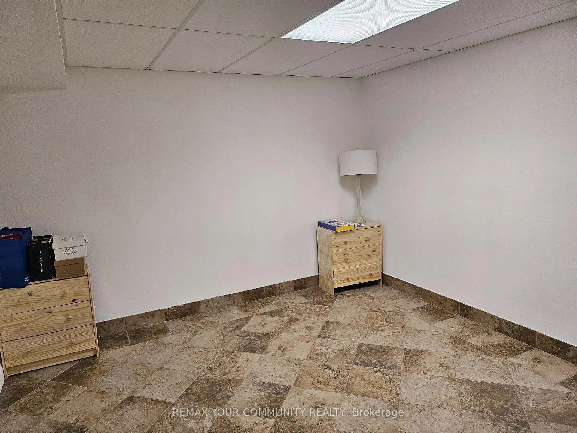 Photo 5 of Unit Basement, 14 Sequoia Road, Vaughan, Sonoma Heights — HOMEH