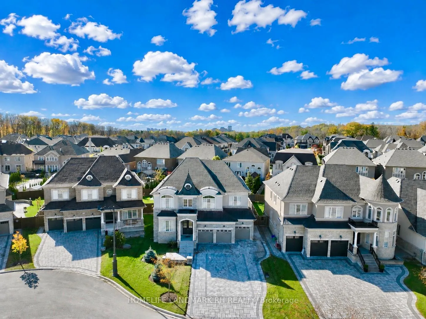 Photo 2 of 38 Kaia Court, Vaughan, Patterson — HOMEH
