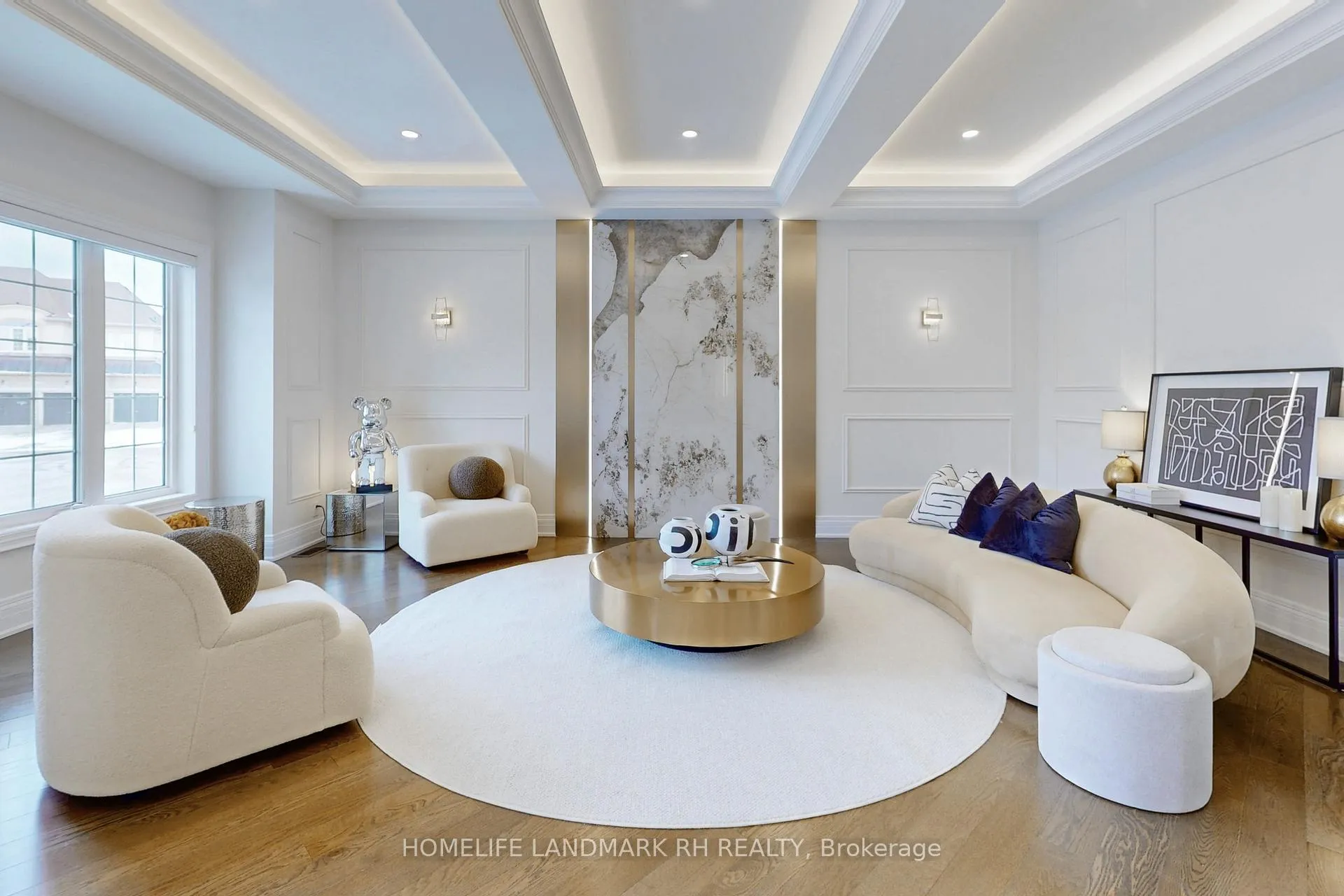Photo 3 of 38 Kaia Court, Vaughan, Patterson — HOMEH