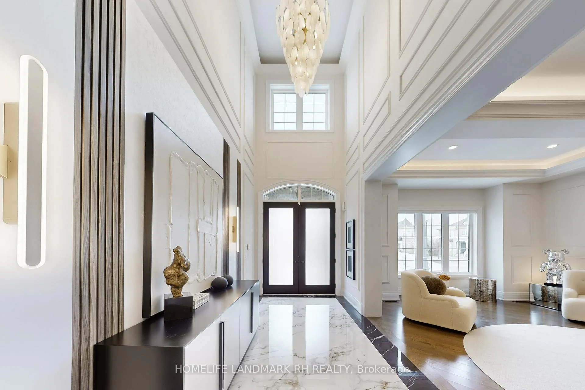 Photo 4 of 38 Kaia Court, Vaughan, Patterson — HOMEH