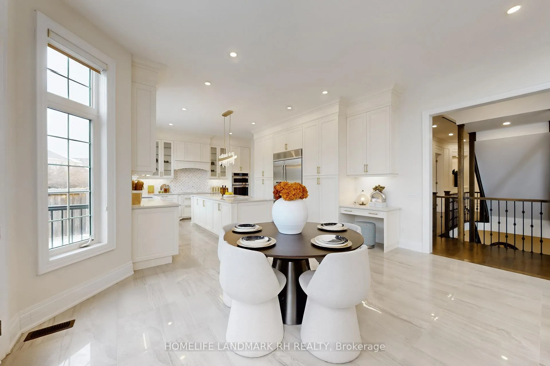 Photo 12 of 38 Kaia Court, Vaughan, Patterson — HOMEH