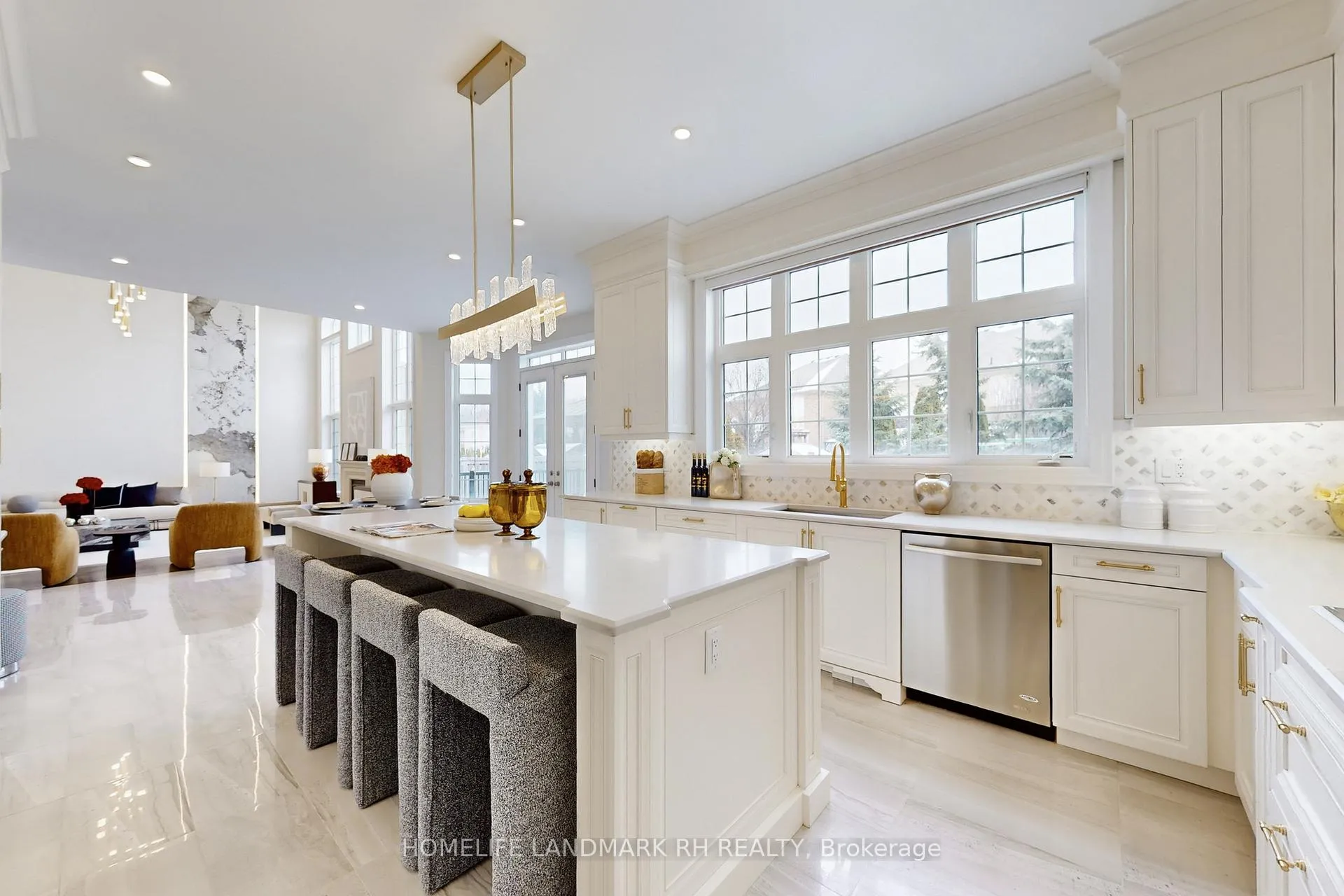 Photo 13 of 38 Kaia Court, Vaughan, Patterson — HOMEH