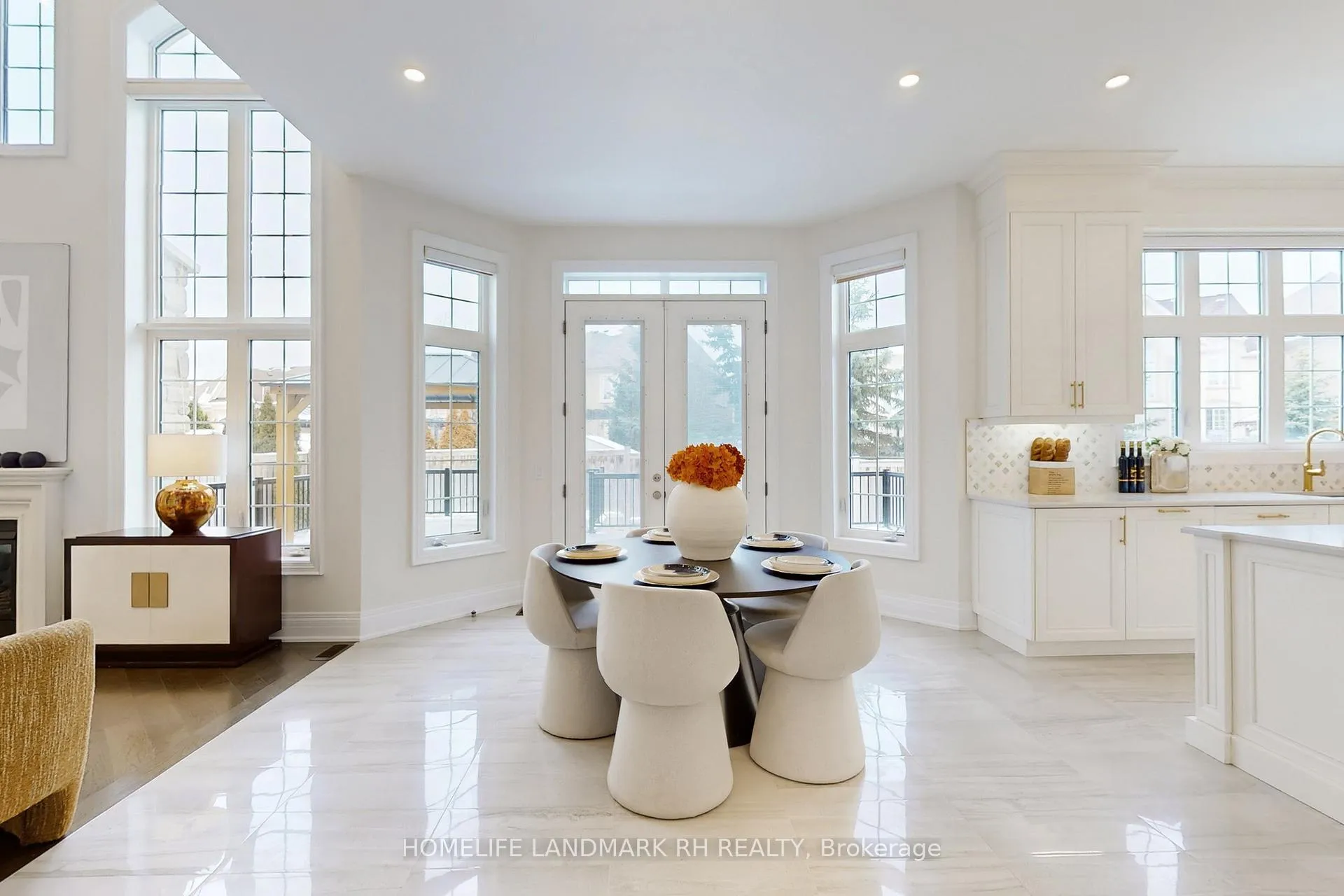 Photo 14 of 38 Kaia Court, Vaughan, Patterson — HOMEH