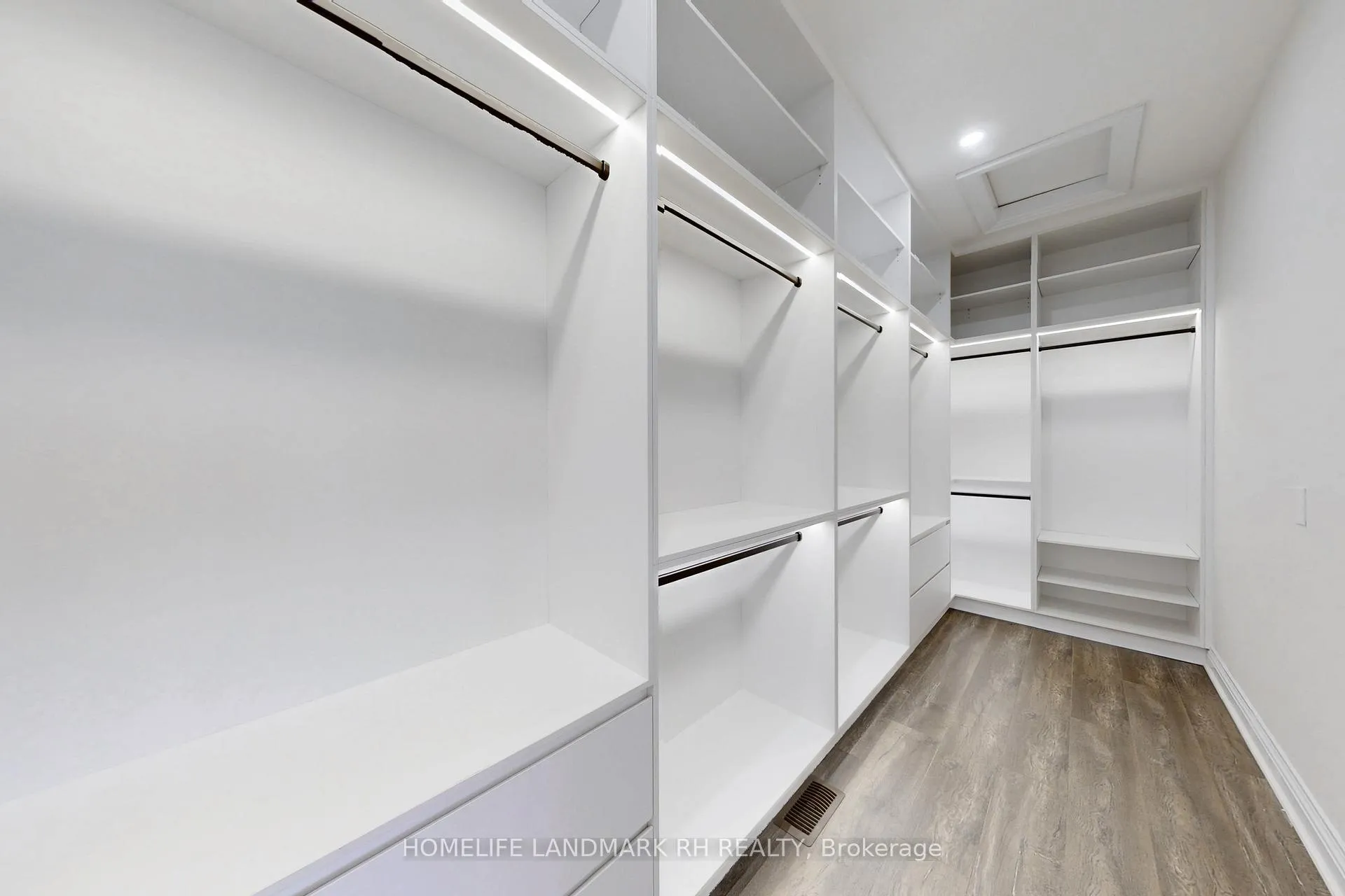 Photo 28 of 38 Kaia Court, Vaughan, Patterson — HOMEH