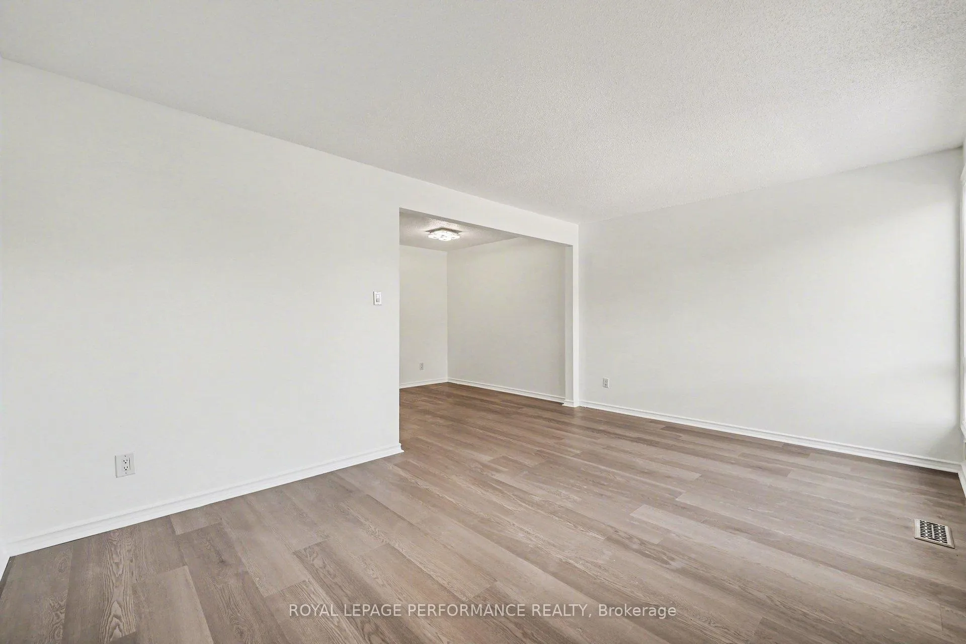 Photo 30 of 1584 Feather Lane, Ottawa, Sawmill Creek/Timbermill — HOMEH