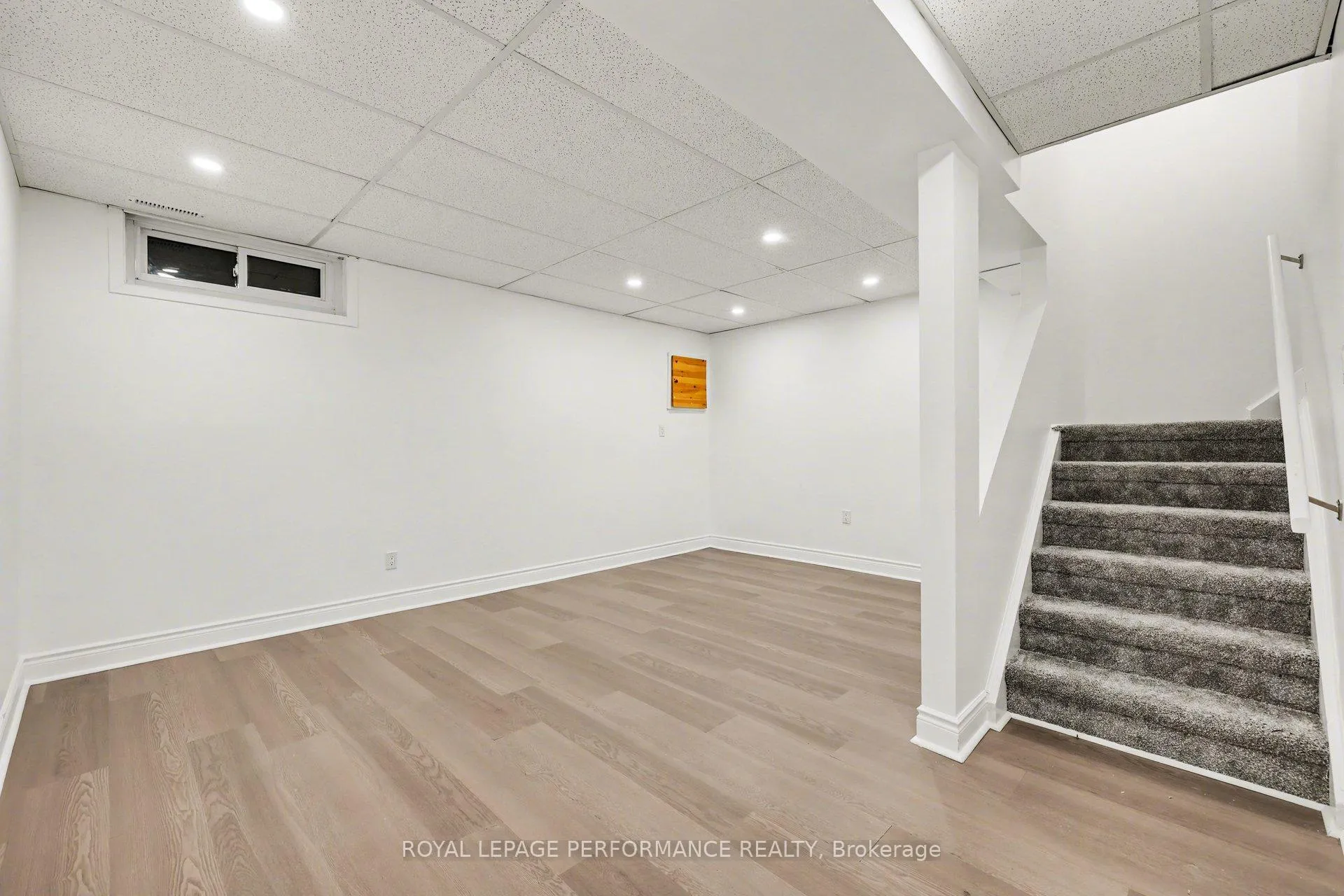 Photo 34 of 1584 Feather Lane, Ottawa, Sawmill Creek/Timbermill — HOMEH