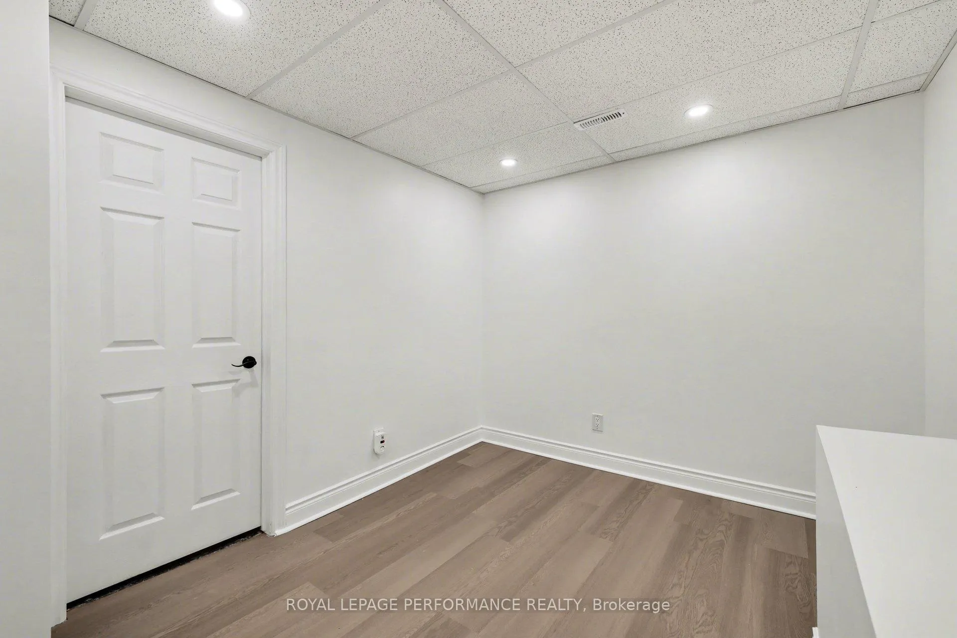 Photo 36 of 1584 Feather Lane, Ottawa, Sawmill Creek/Timbermill — HOMEH