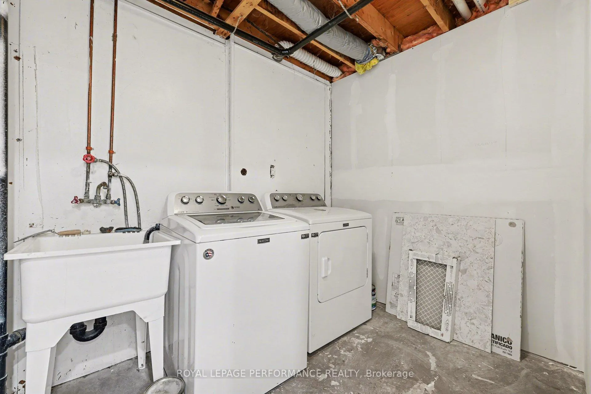 Photo 37 of 1584 Feather Lane, Ottawa, Sawmill Creek/Timbermill — HOMEH