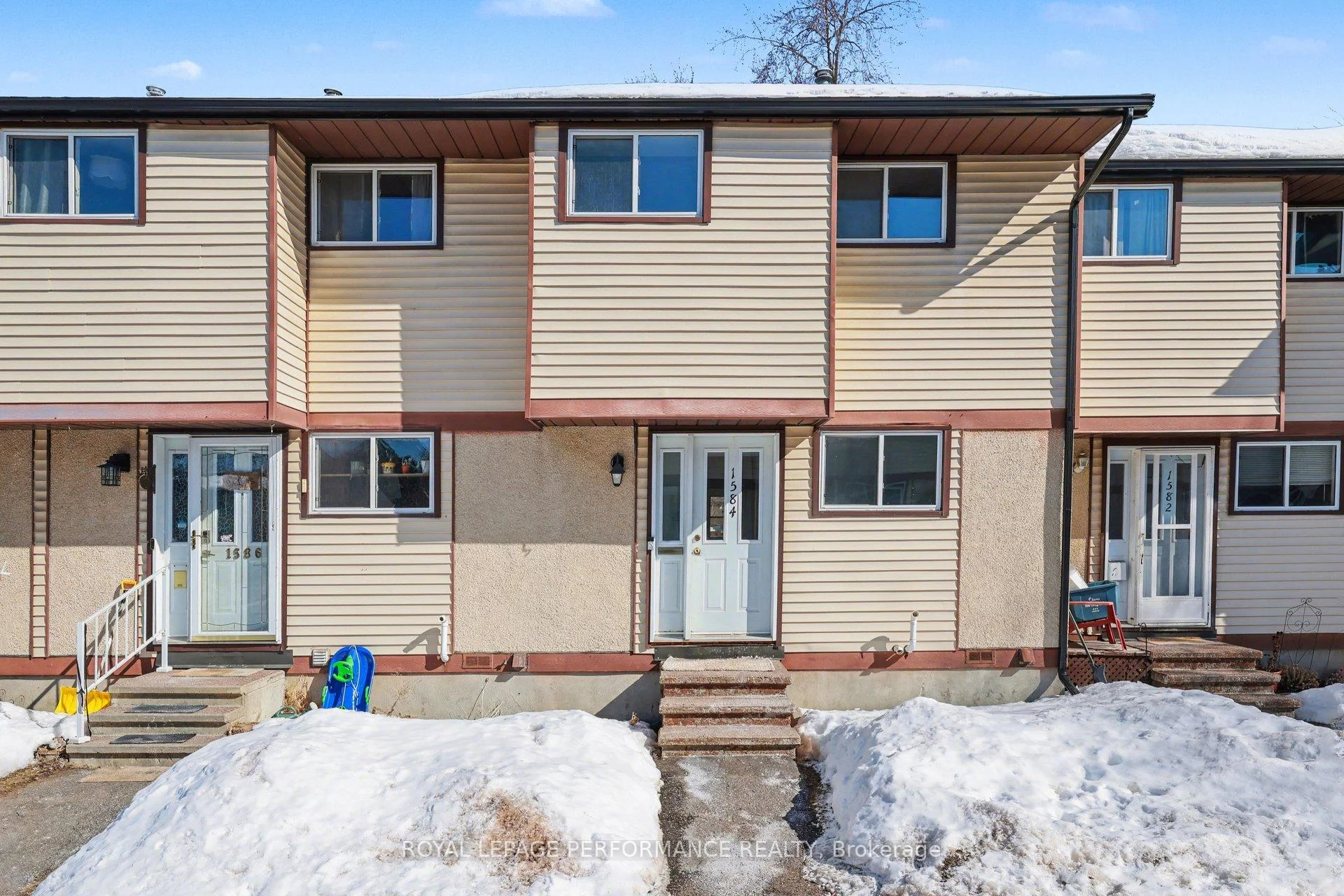 Photo 7 of 1584 Feather Lane, Ottawa, Sawmill Creek/Timbermill — HOMEH