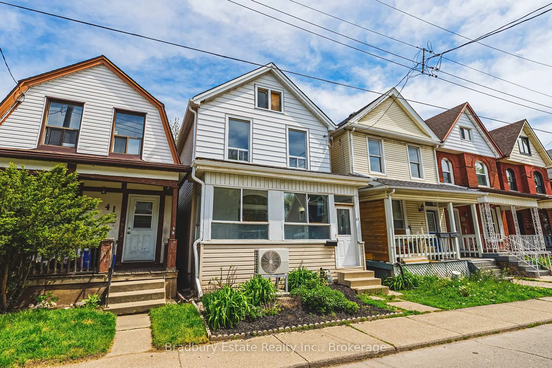Front of 43 Harvey Street