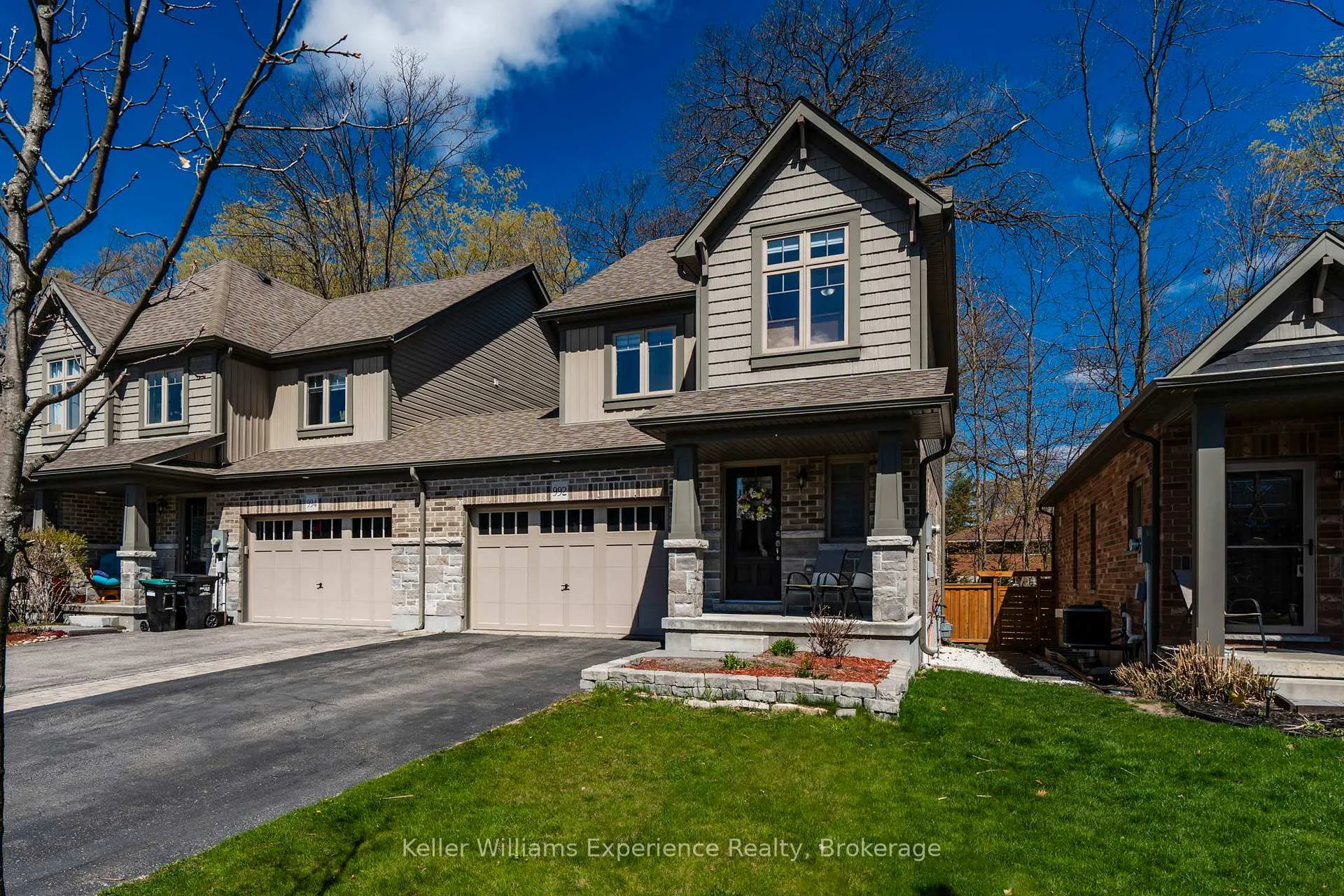 Front of 992 Cook Drive