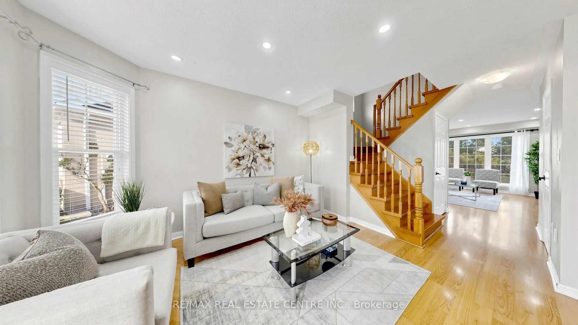 Photo 4 of 80 Sweetwood Circle, Brampton, Fletcher's Meadow — HOMEH
