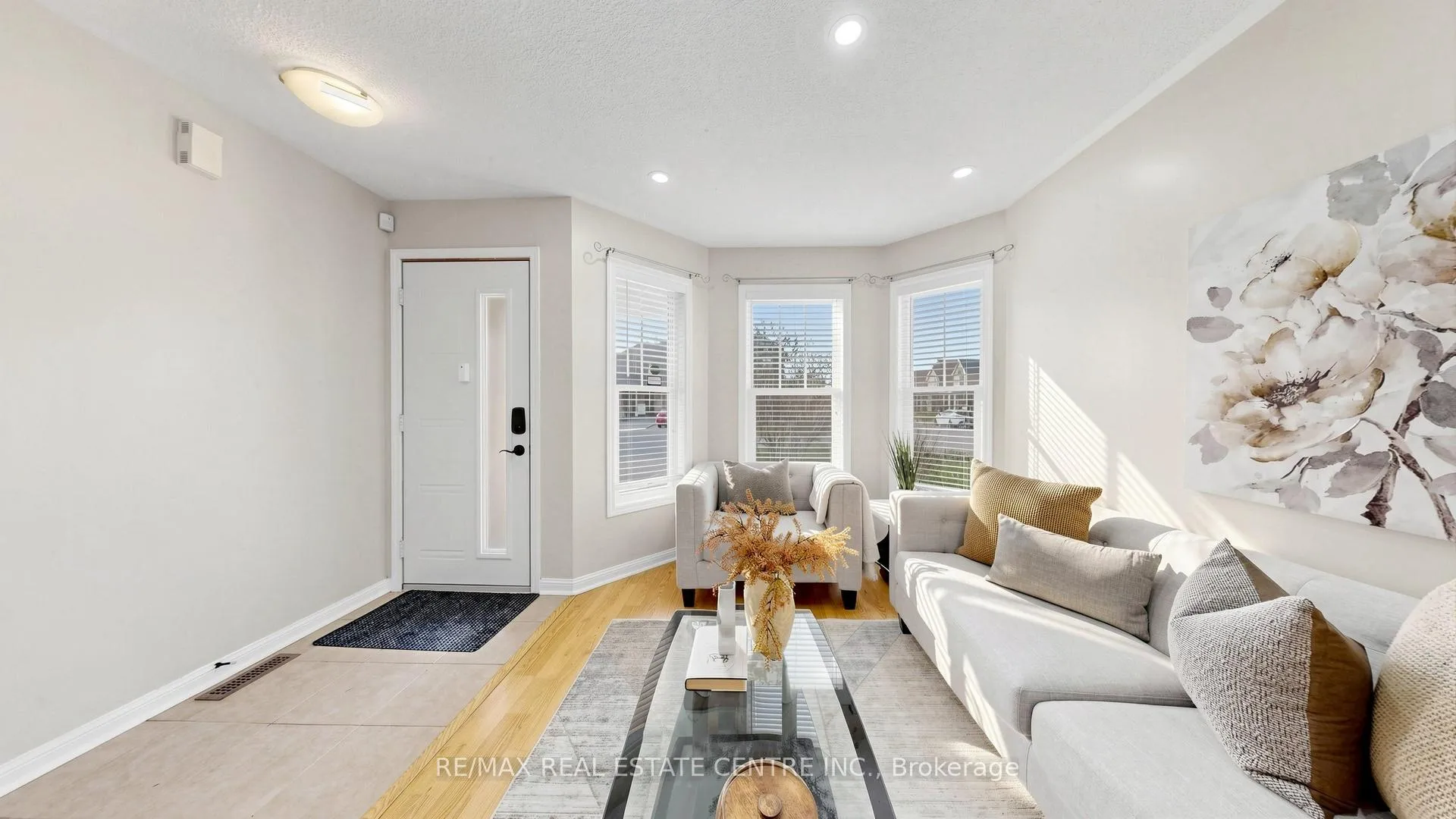 Photo 5 of 80 Sweetwood Circle, Brampton, Fletcher's Meadow — HOMEH