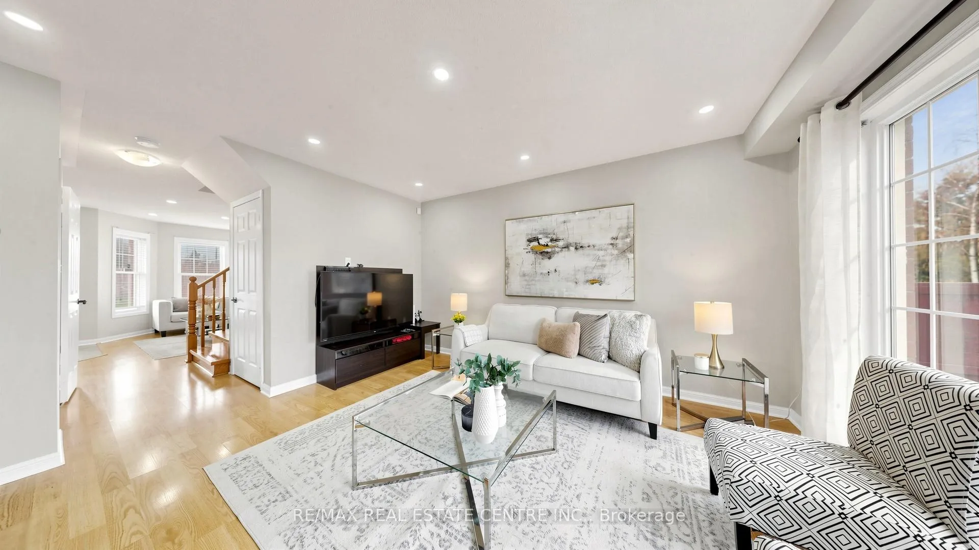 Photo 8 of 80 Sweetwood Circle, Brampton, Fletcher's Meadow — HOMEH