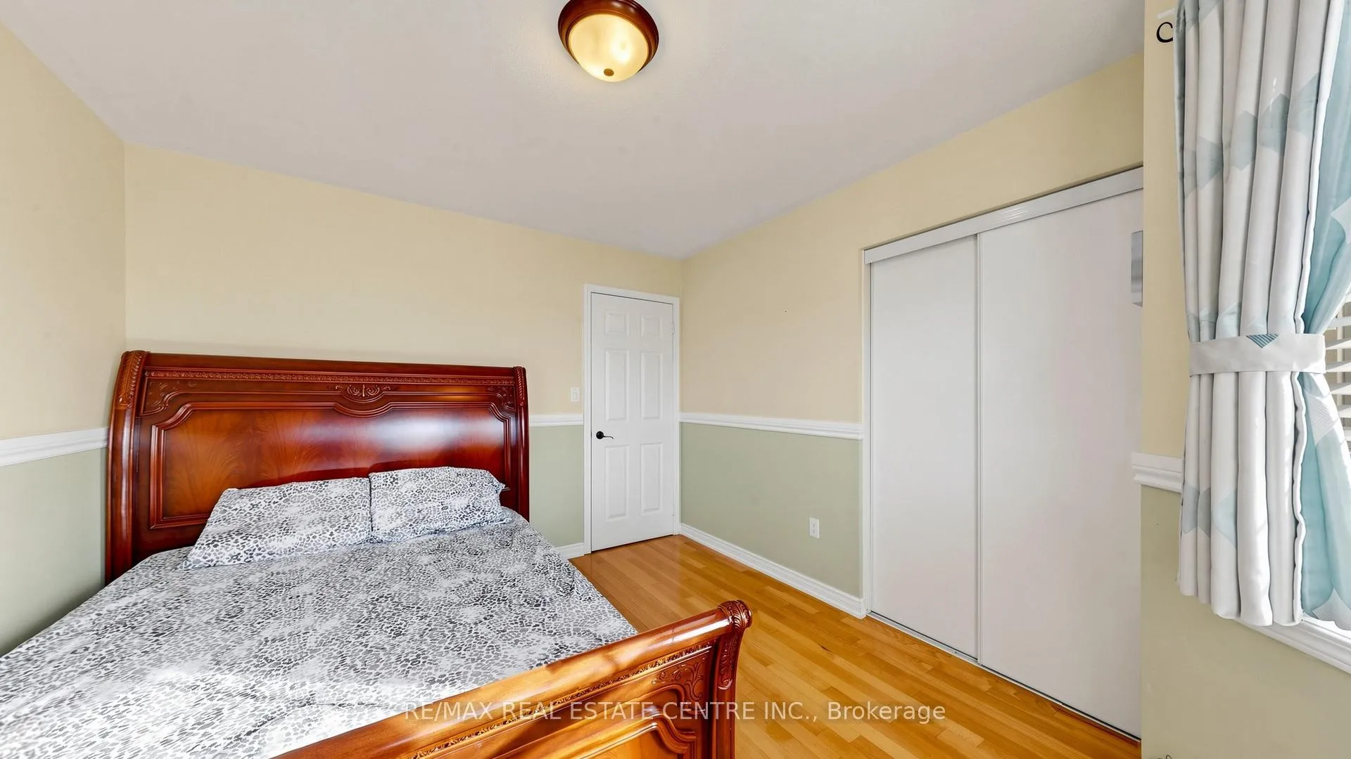 Photo 21 of 80 Sweetwood Circle, Brampton, Fletcher's Meadow — HOMEH
