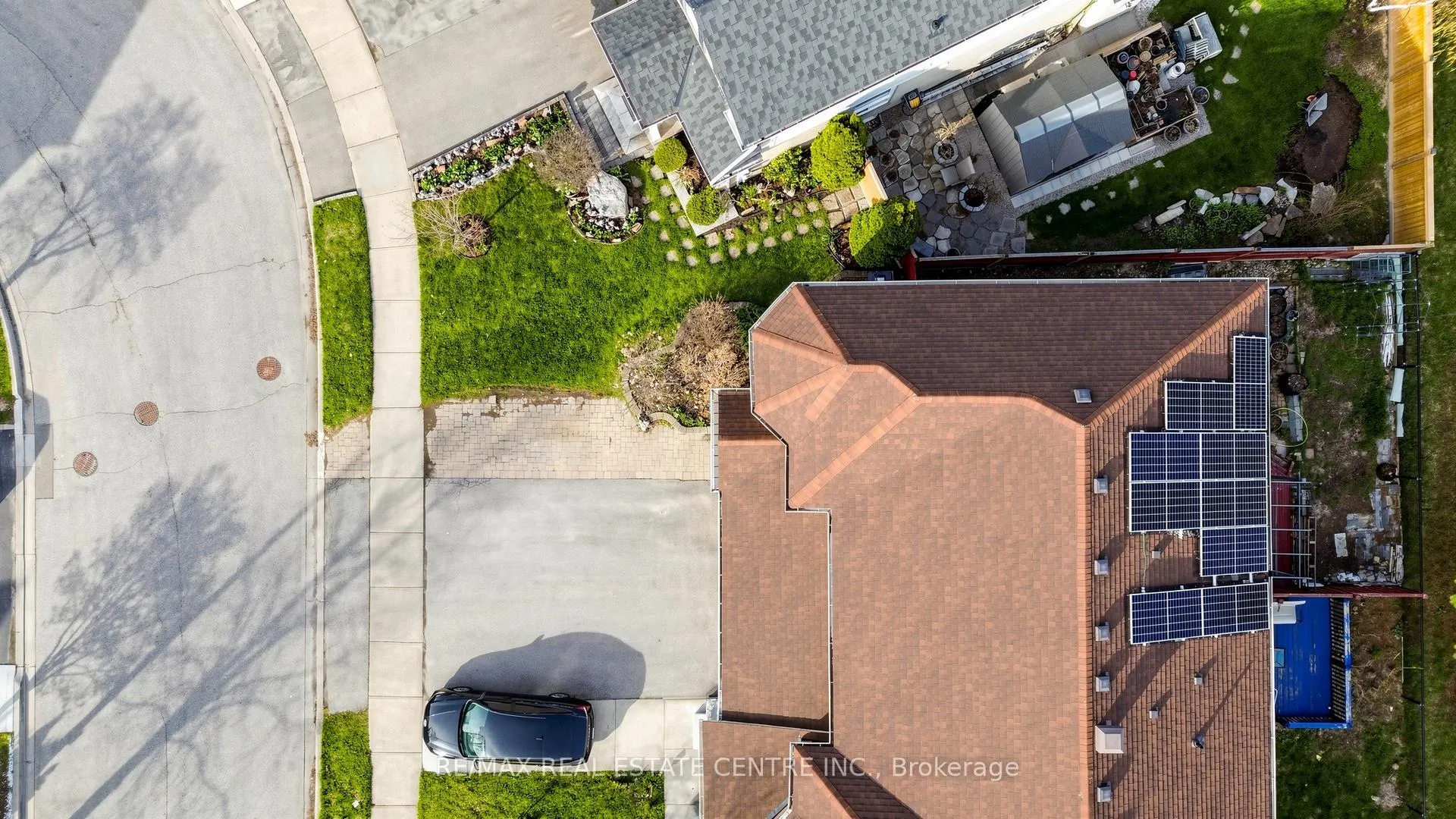 Photo 41 of 80 Sweetwood Circle, Brampton, Fletcher's Meadow — HOMEH