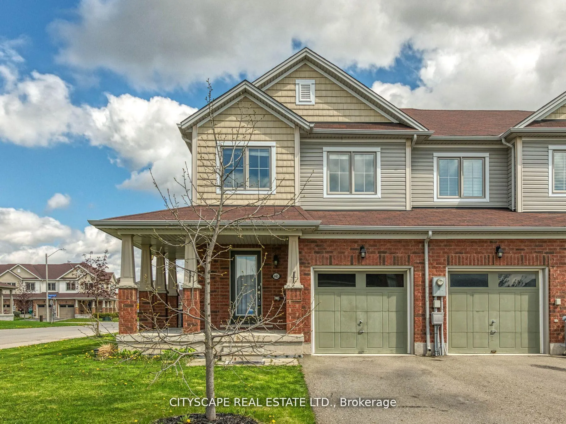 Photo 3 of 8485 Primrose Lane, Niagara Falls, Brown — HOMEH