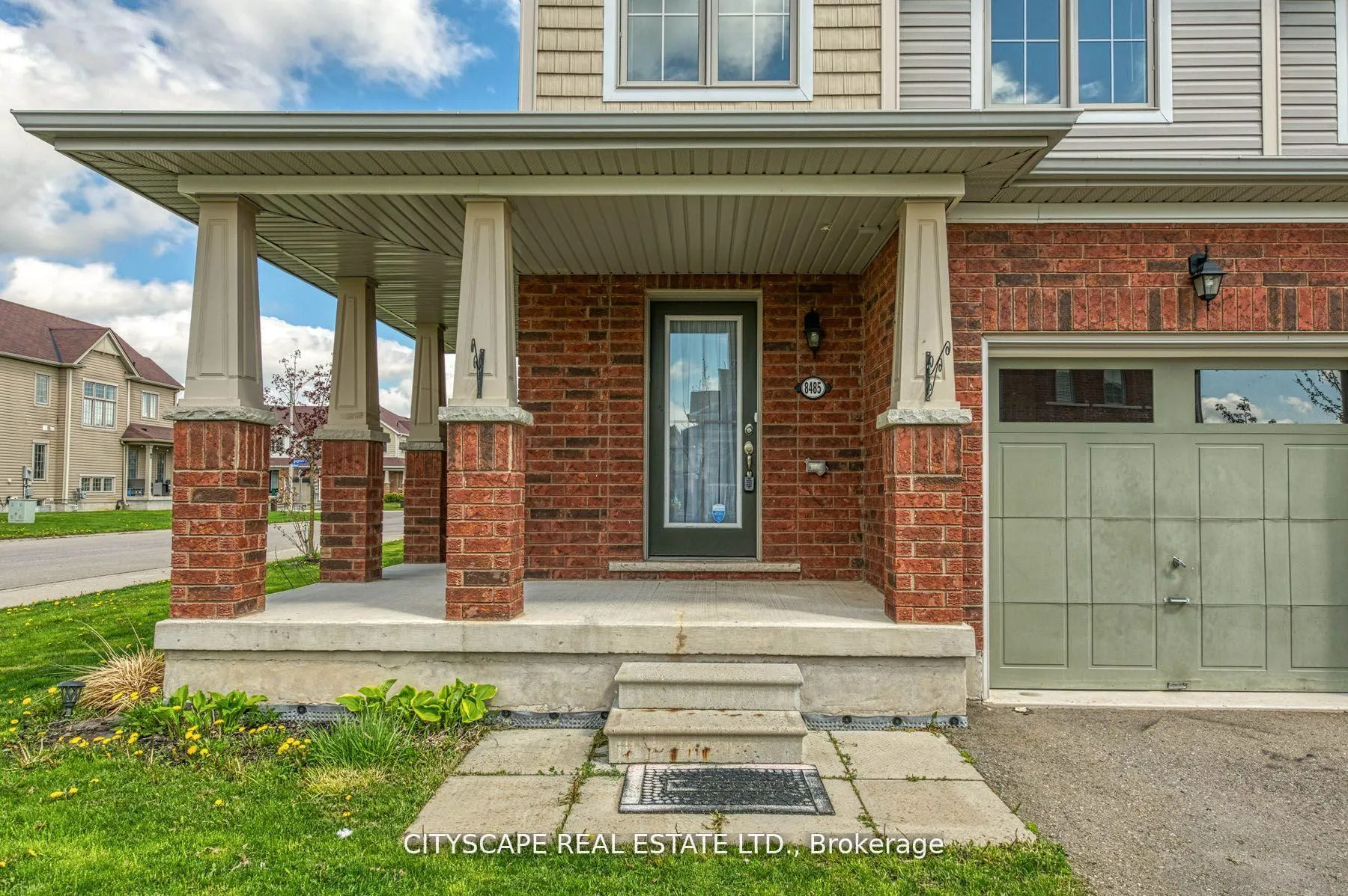 Photo 4 of 8485 Primrose Lane, Niagara Falls, Brown — HOMEH