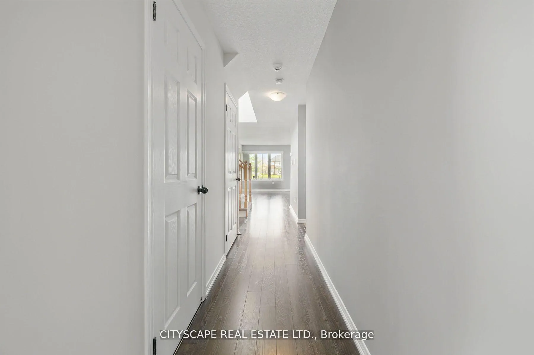 Photo 7 of 8485 Primrose Lane, Niagara Falls, Brown — HOMEH