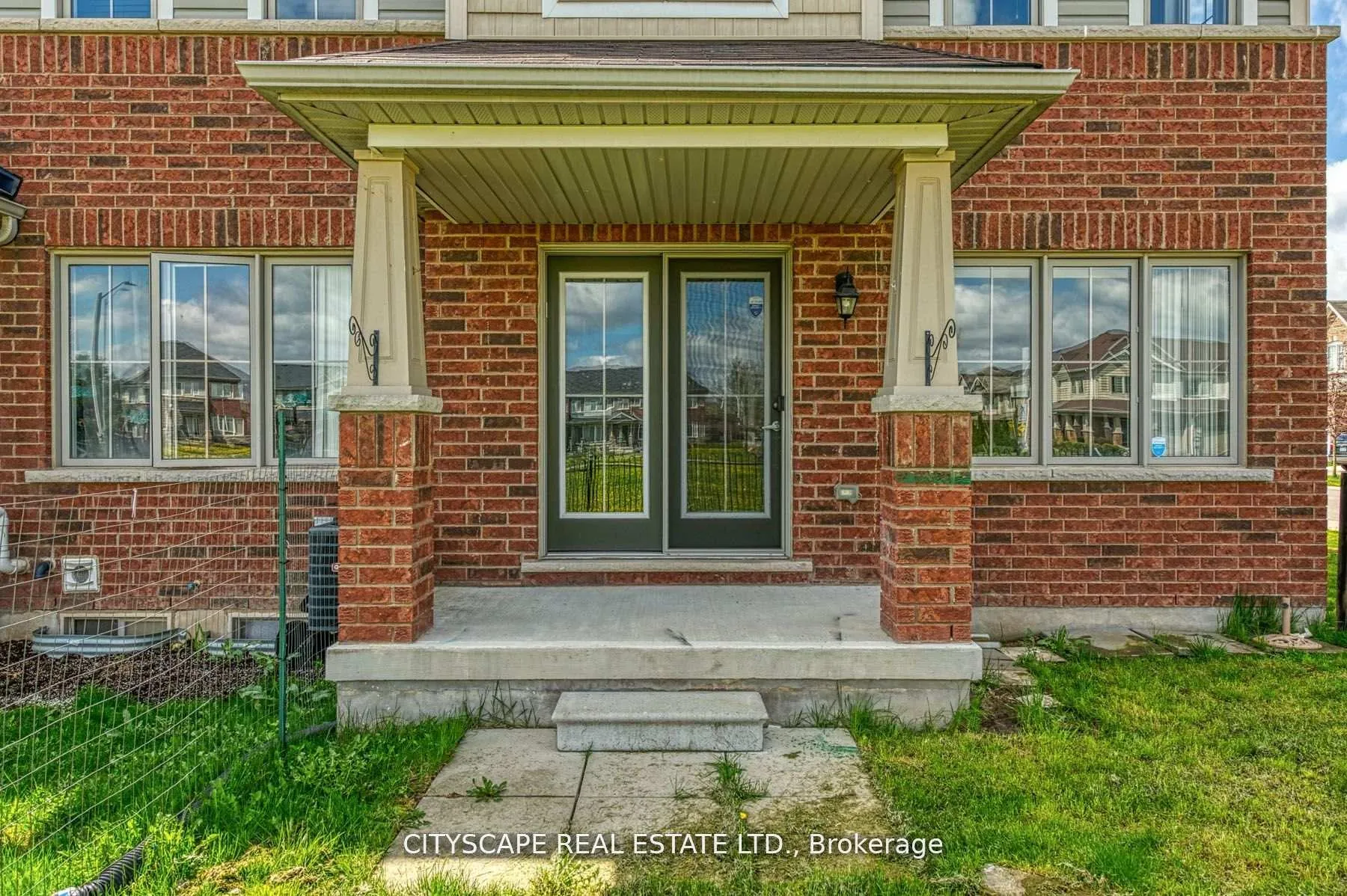 Photo 8 of 8485 Primrose Lane, Niagara Falls, Brown — HOMEH