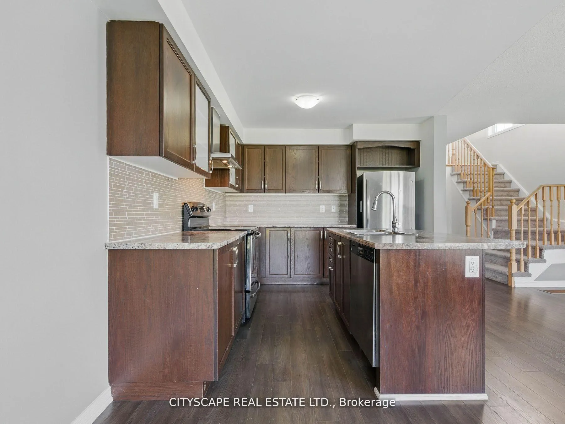 Photo 9 of 8485 Primrose Lane, Niagara Falls, Brown — HOMEH